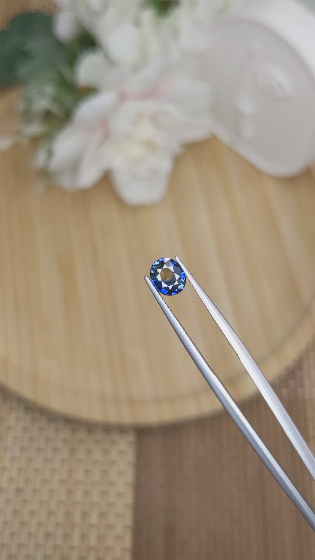 1.06 Ct. Bi Color / Parti Sapphire from Ceylon (Sri Lanka) Size Video