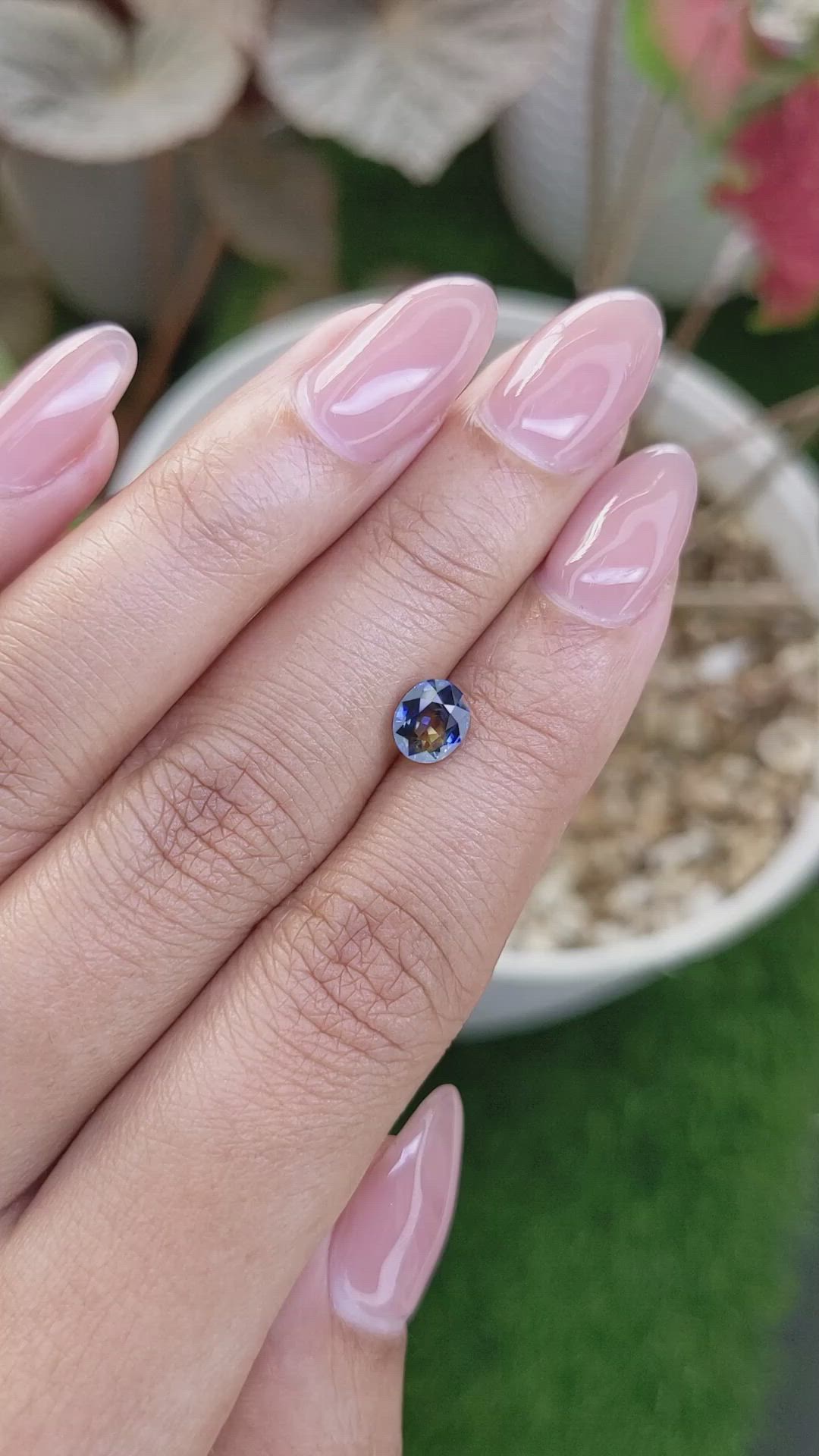 1.06 Ct. Bi Color / Parti Sapphire from Ceylon (Sri Lanka) Size Video