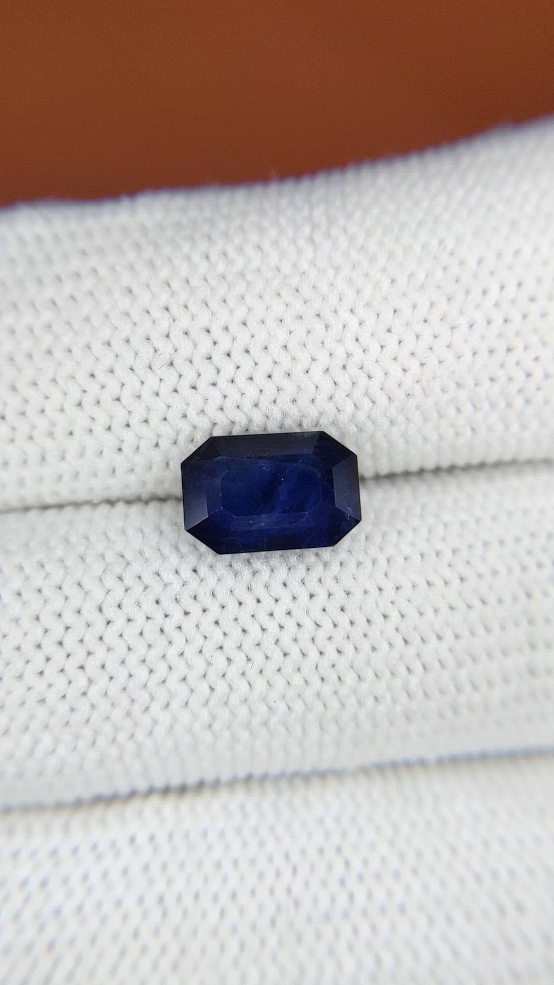 3.18 Ct. Blue Sapphire from Ceylon (Sri Lanka) Size Video