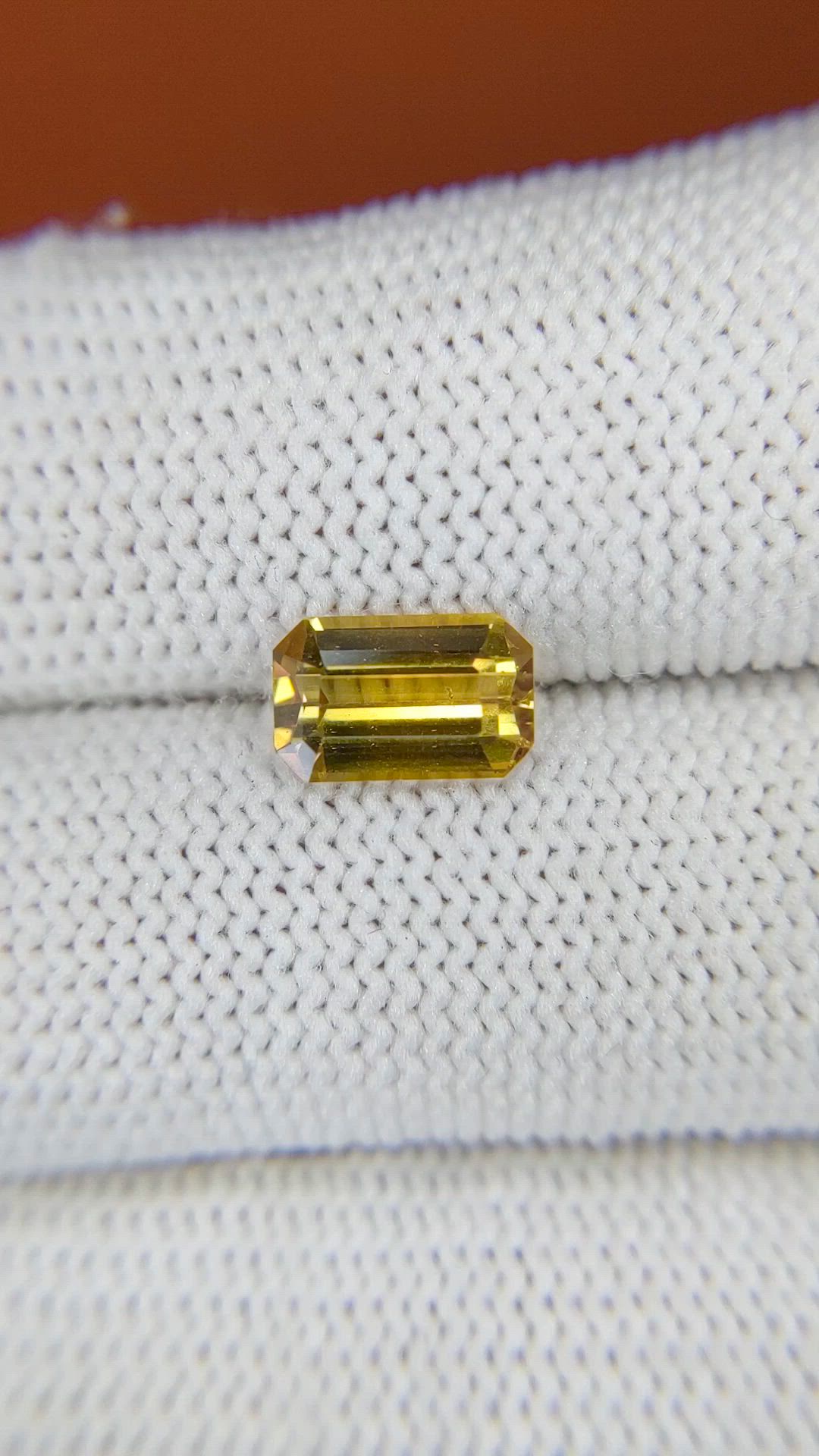 1.87 Ct. Greenish Yellow Sapphire from Ceylon (Sri Lanka) Size Video