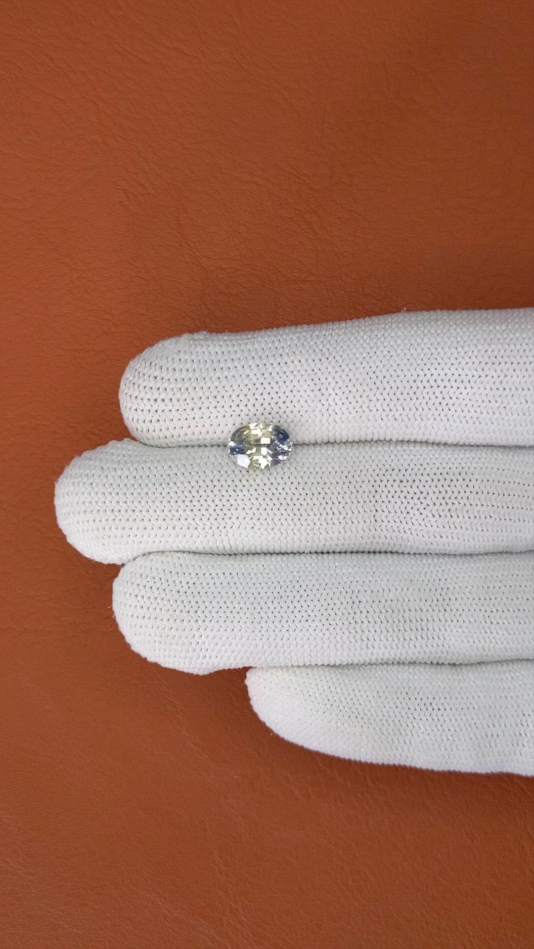 2.50 Ct. Bi Color / Parti Sapphire from Ceylon (Sri Lanka) Size Video