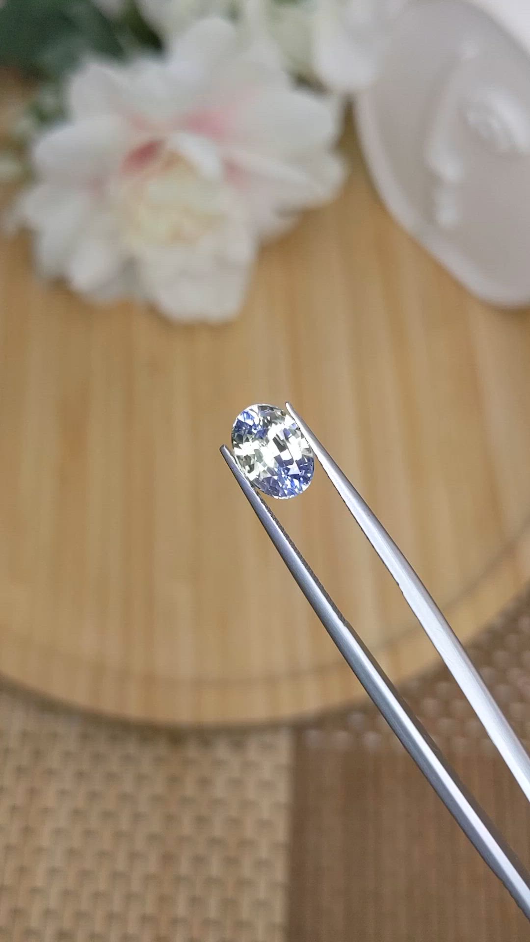 2.50 Ct. Bi Color / Parti Sapphire from Ceylon (Sri Lanka) Size Video
