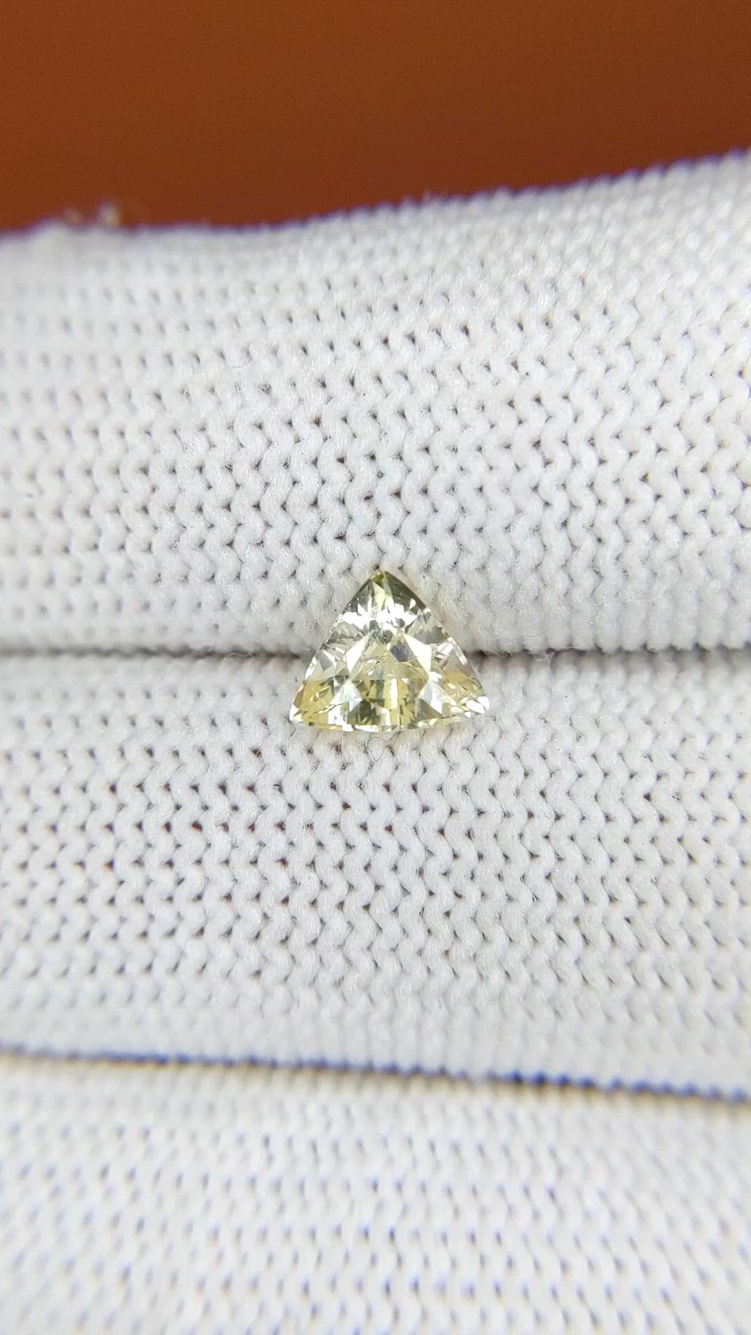 1.06 Ct. Yellow Sapphire from Ceylon (Sri Lanka) Size Video