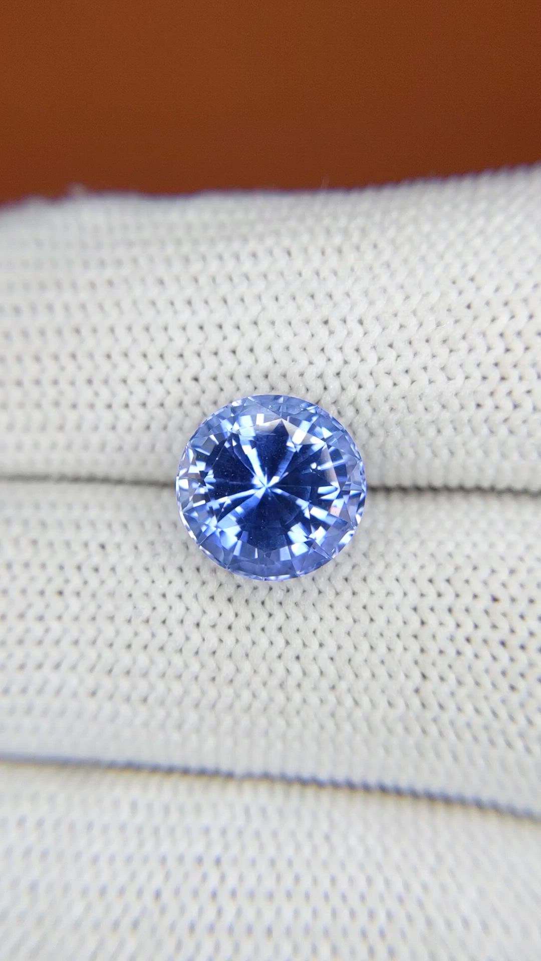 5.69 Ct. Blue Sapphire from Ceylon (Sri Lanka) Size Video