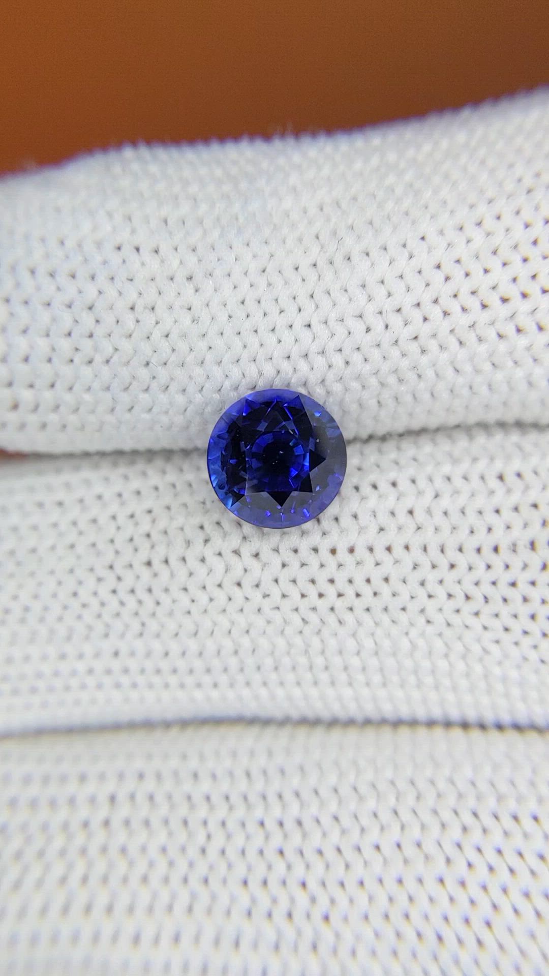 2.66 Ct. Blue Sapphire from Ceylon (Sri Lanka) Size Video