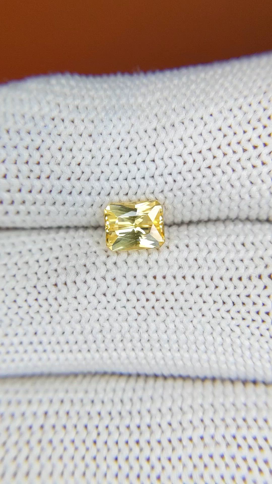 1.02 Ct. Yellow Sapphire from Ceylon (Sri Lanka) Size Video