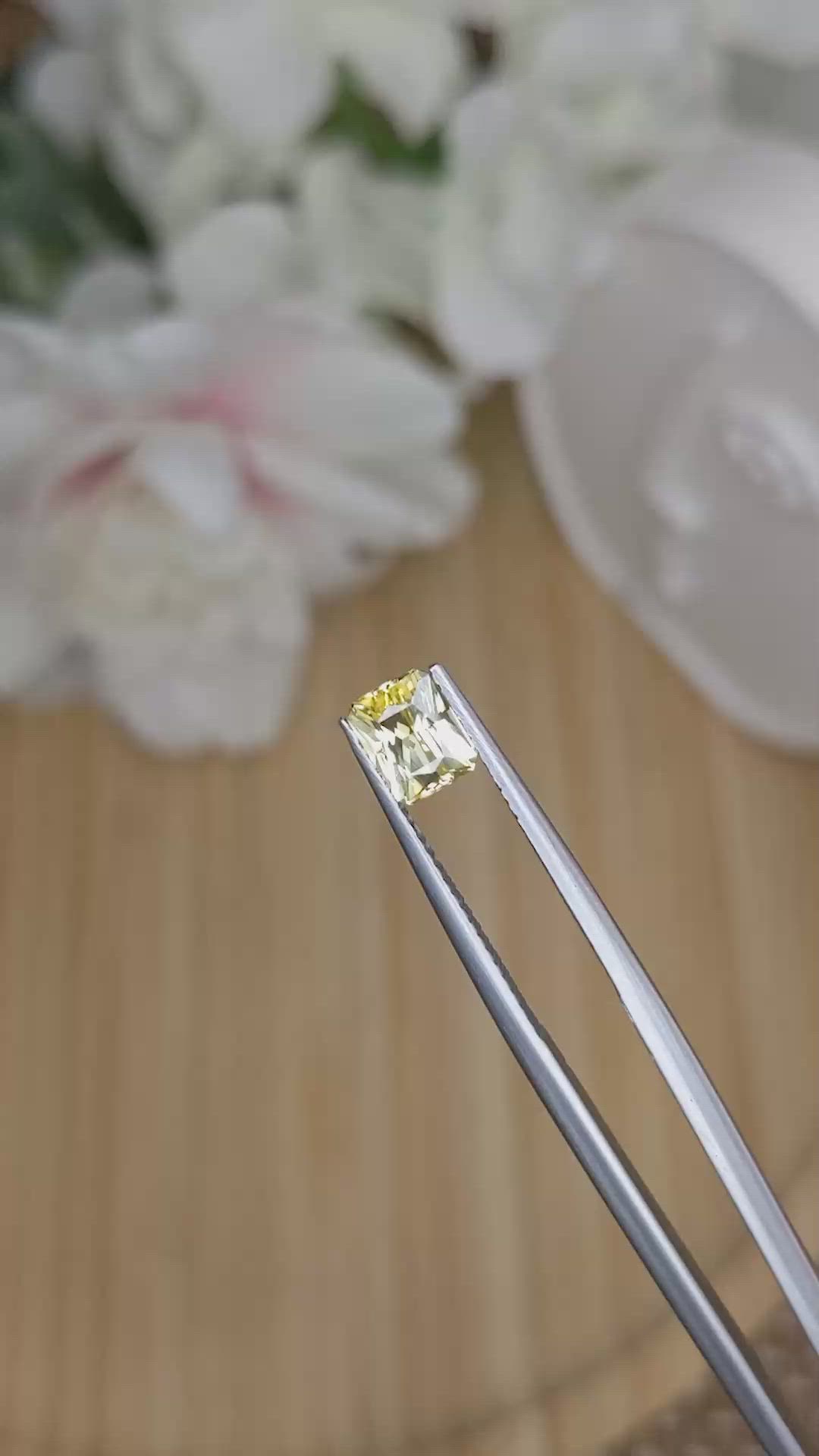 1.02 Ct. Yellow Sapphire from Ceylon (Sri Lanka) Size Video