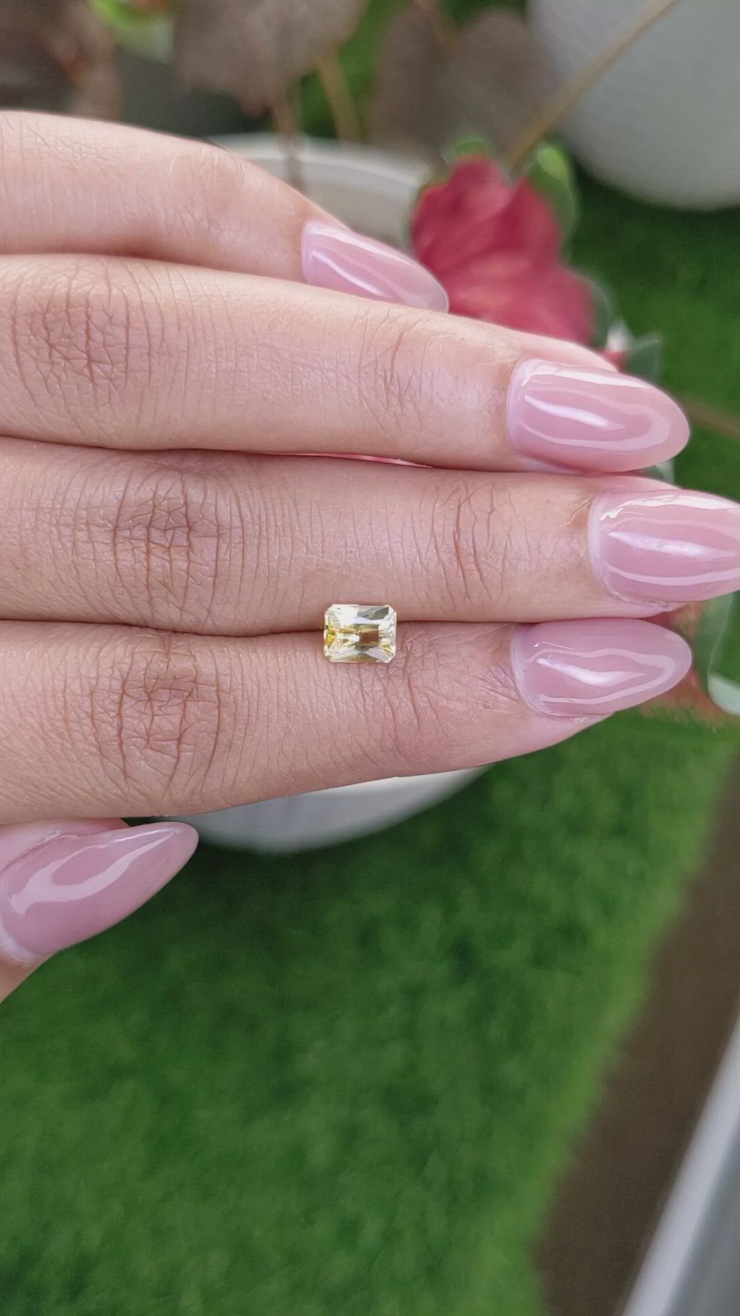 1.02 Ct. Yellow Sapphire from Ceylon (Sri Lanka) Size Video