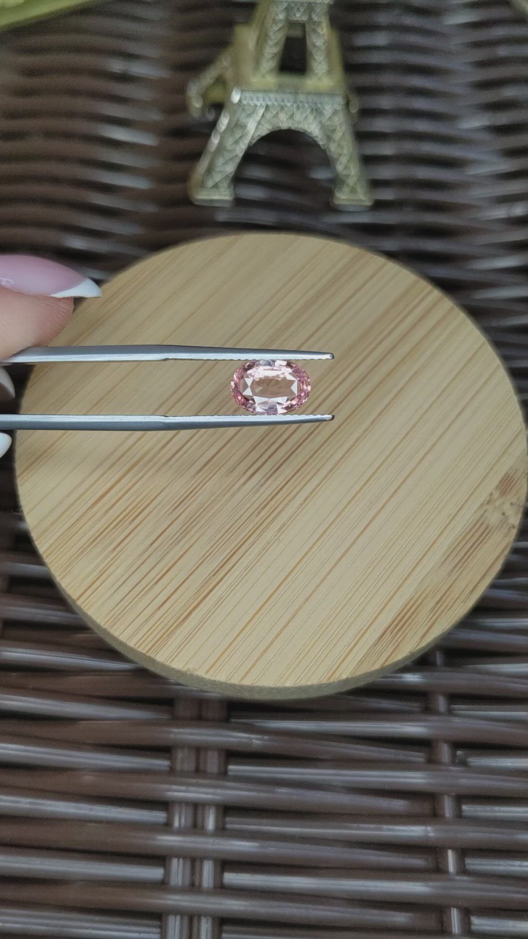 1.93 Ct. Padparadscha Sapphire from Ceylon (Sri Lanka) Size Video