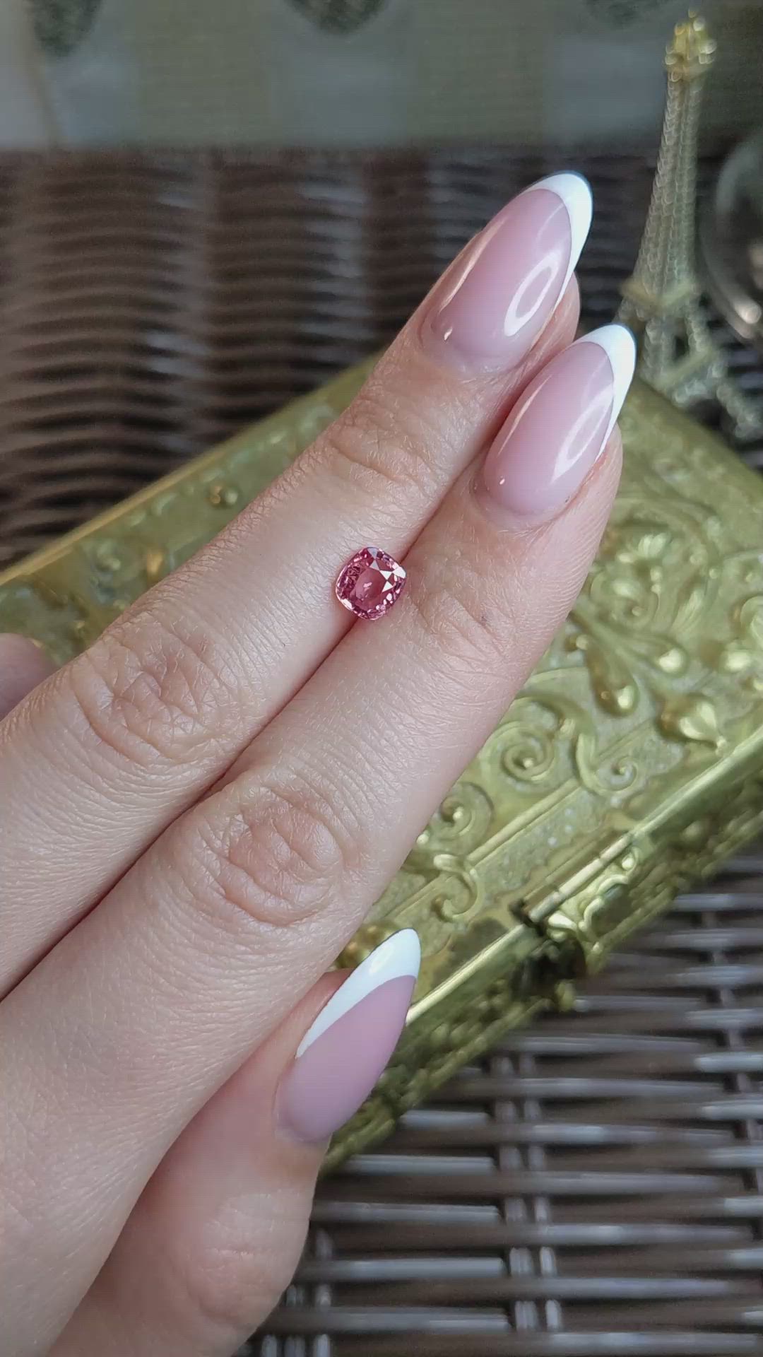 1.01 Ct. Padparadscha Sapphire from Ceylon (Sri Lanka) Size Video