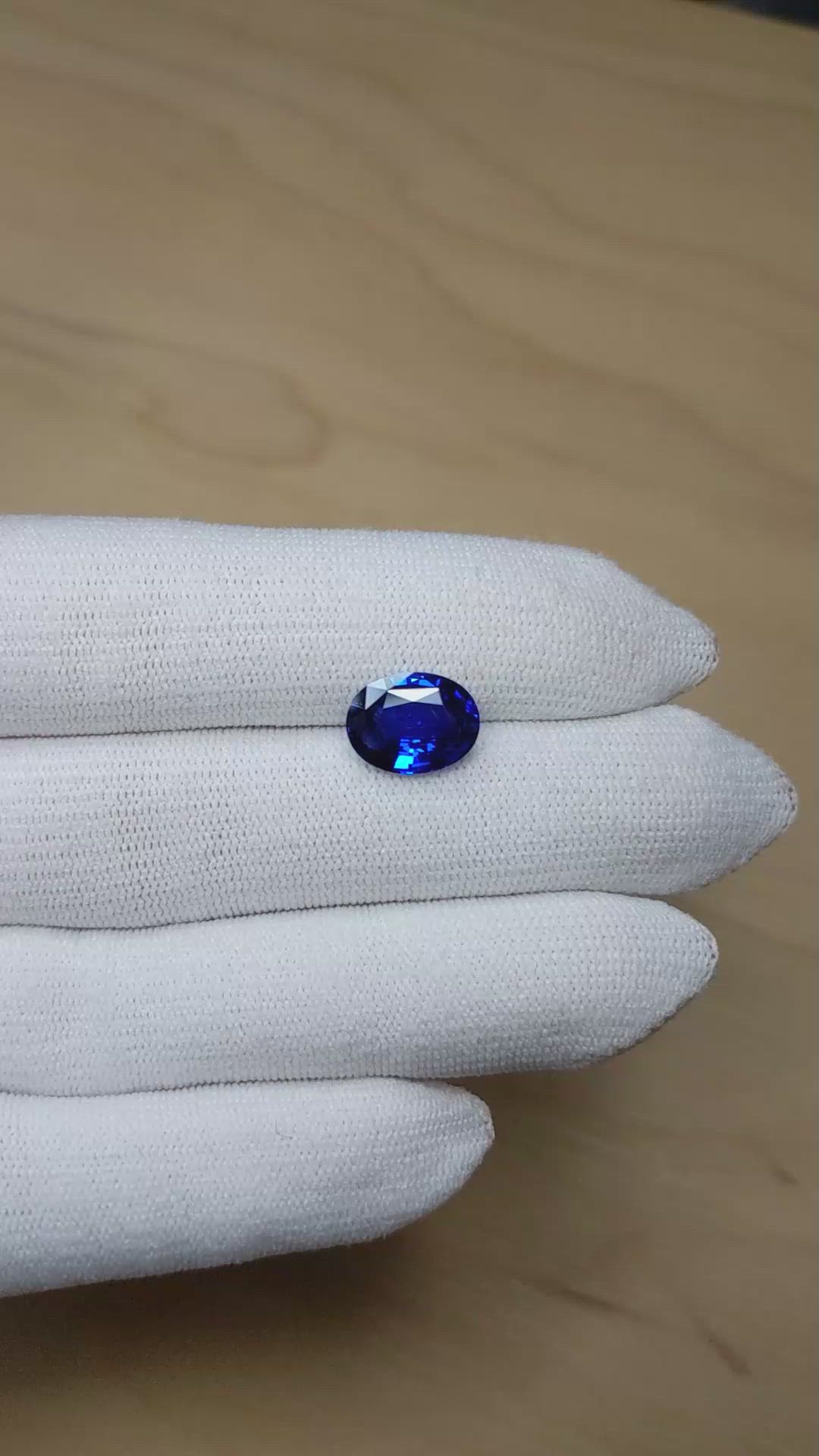 4.51 Ct. Blue Sapphire from Ceylon (Sri Lanka) Size Video