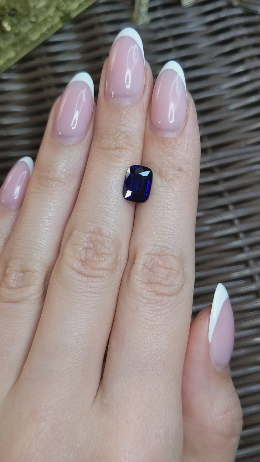 4.17 Ct. Blue Sapphire from Ceylon (Sri Lanka) Size Video