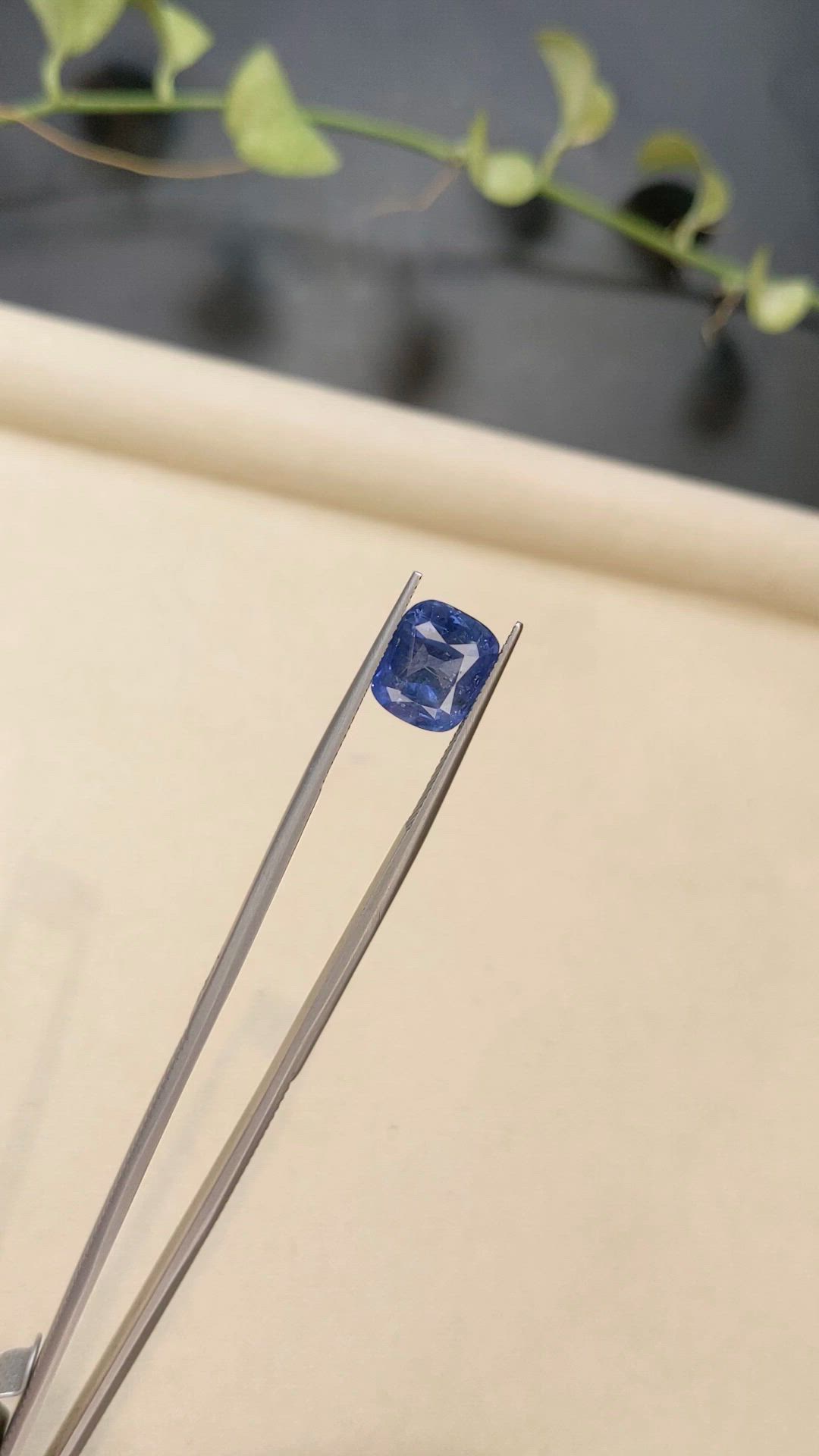 5.68 Ct. Blue Sapphire from Ceylon (Sri Lanka) Size Video
