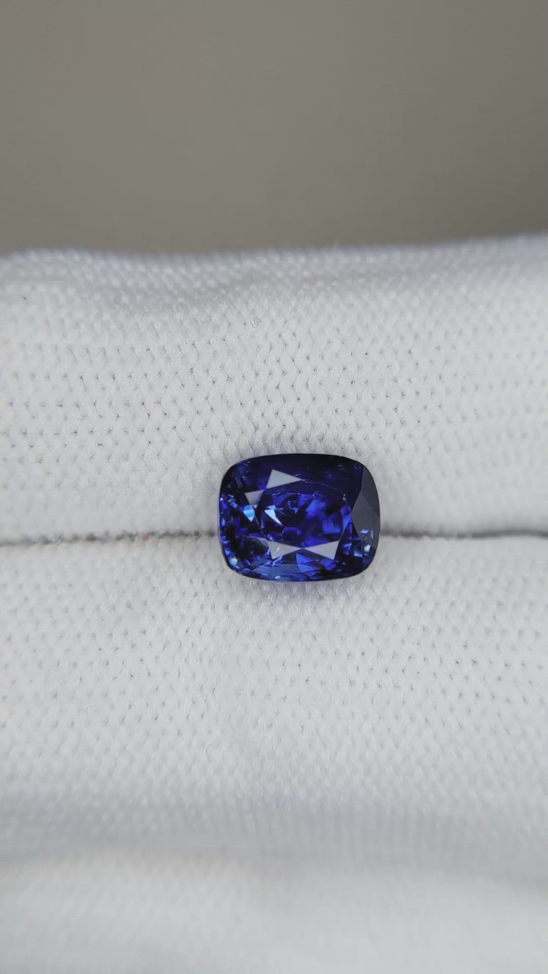 3.12 Ct. Blue Sapphire from Ceylon (Sri Lanka) Size Video