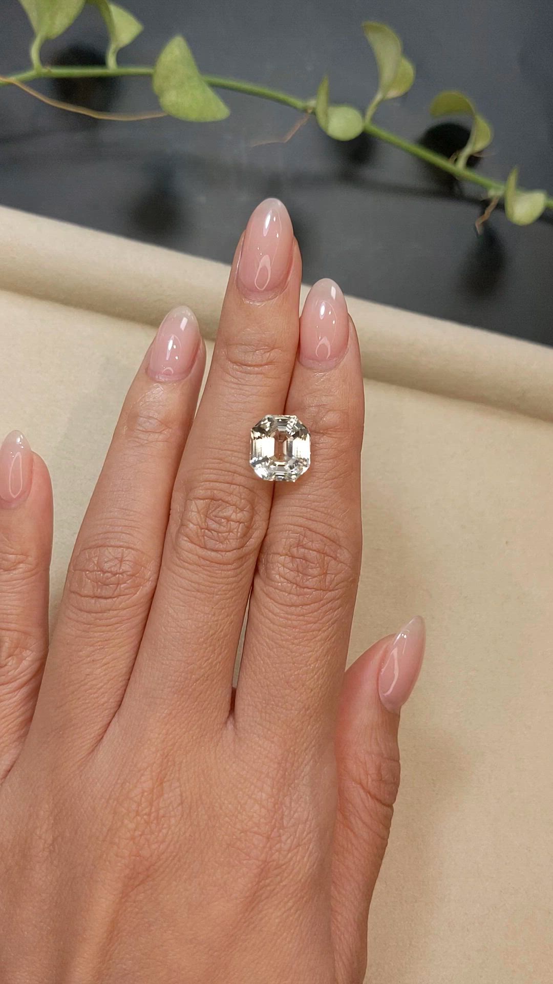 8.25 Ct. Yellow Sapphire from Ceylon (Sri Lanka) Size Video