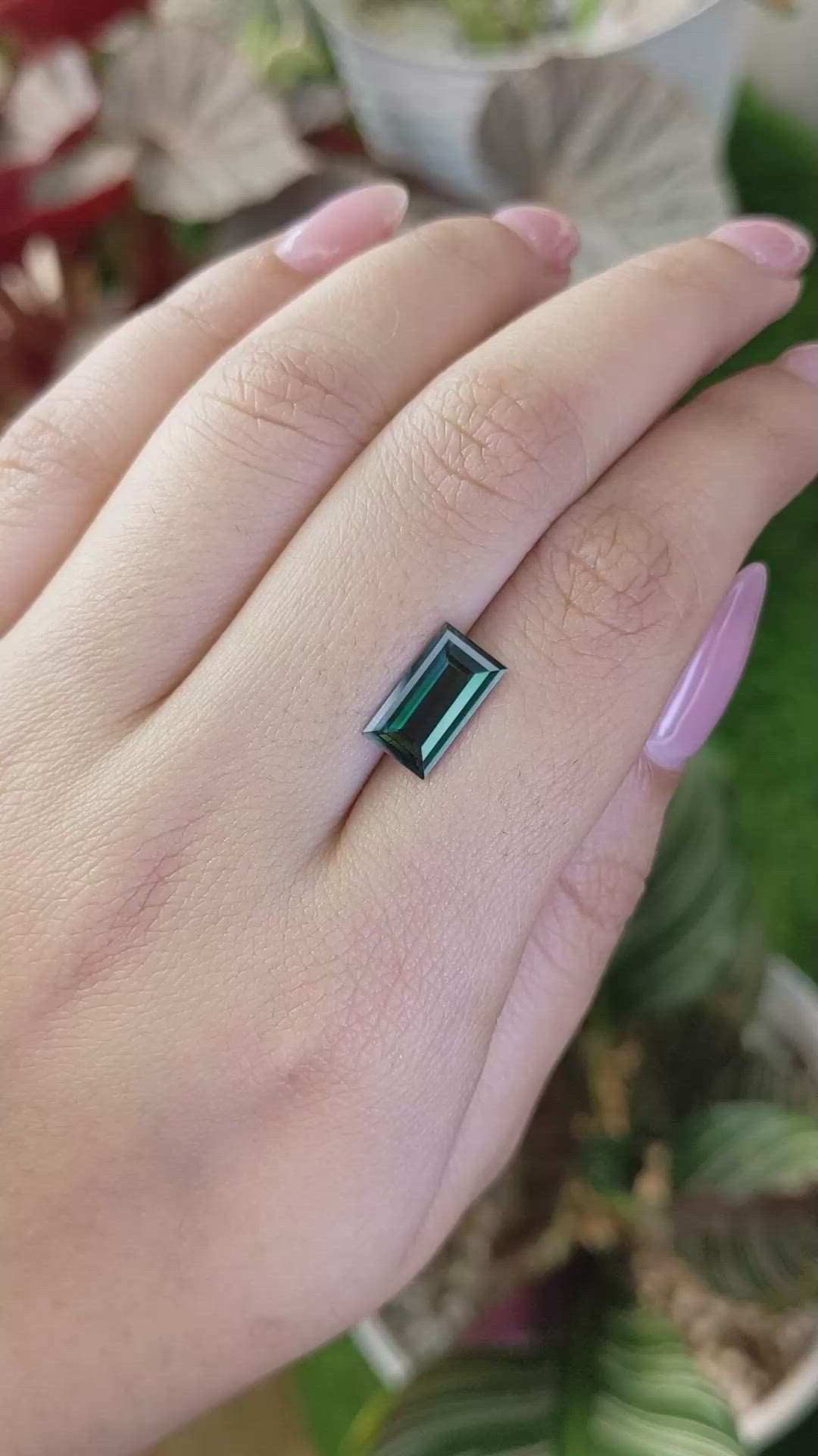 2.75 Ct. Greenish Blue Sapphire from Ceylon (Sri Lanka) Size Video