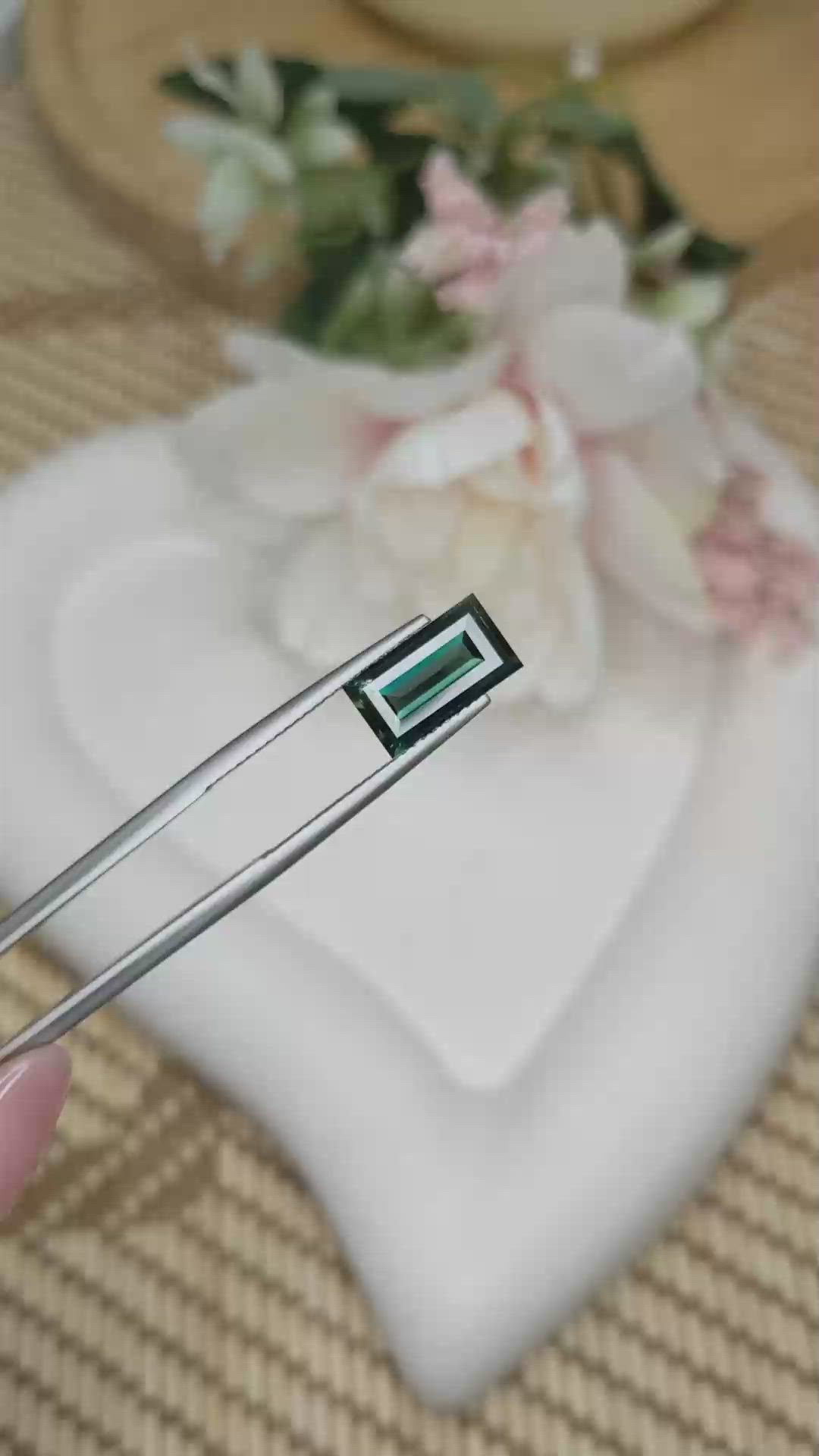 2.75 Ct. Greenish Blue Sapphire from Ceylon (Sri Lanka) Size Video