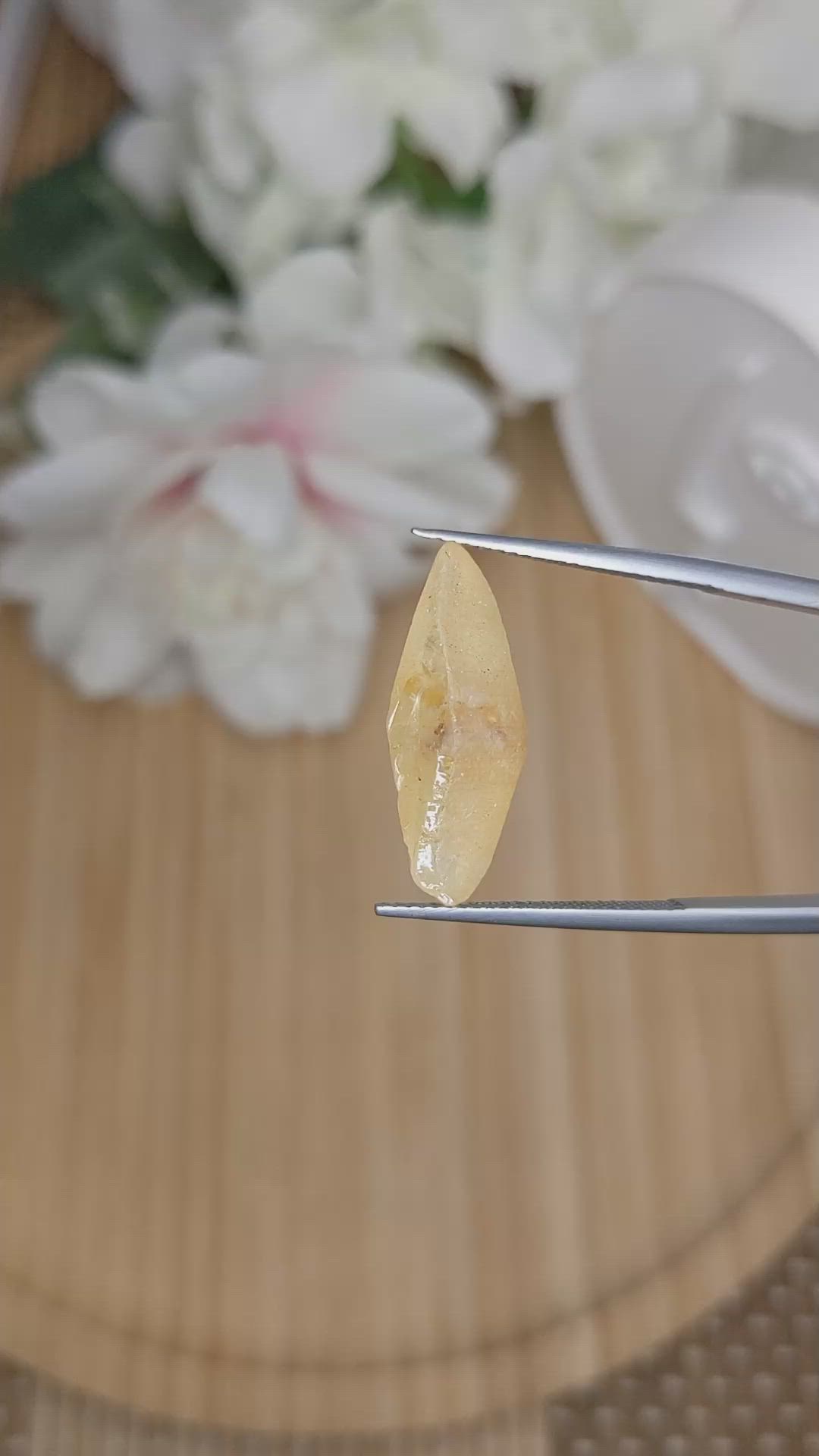 9.75 Ct. Yellow Sapphire from Ceylon (Sri Lanka) Size Video