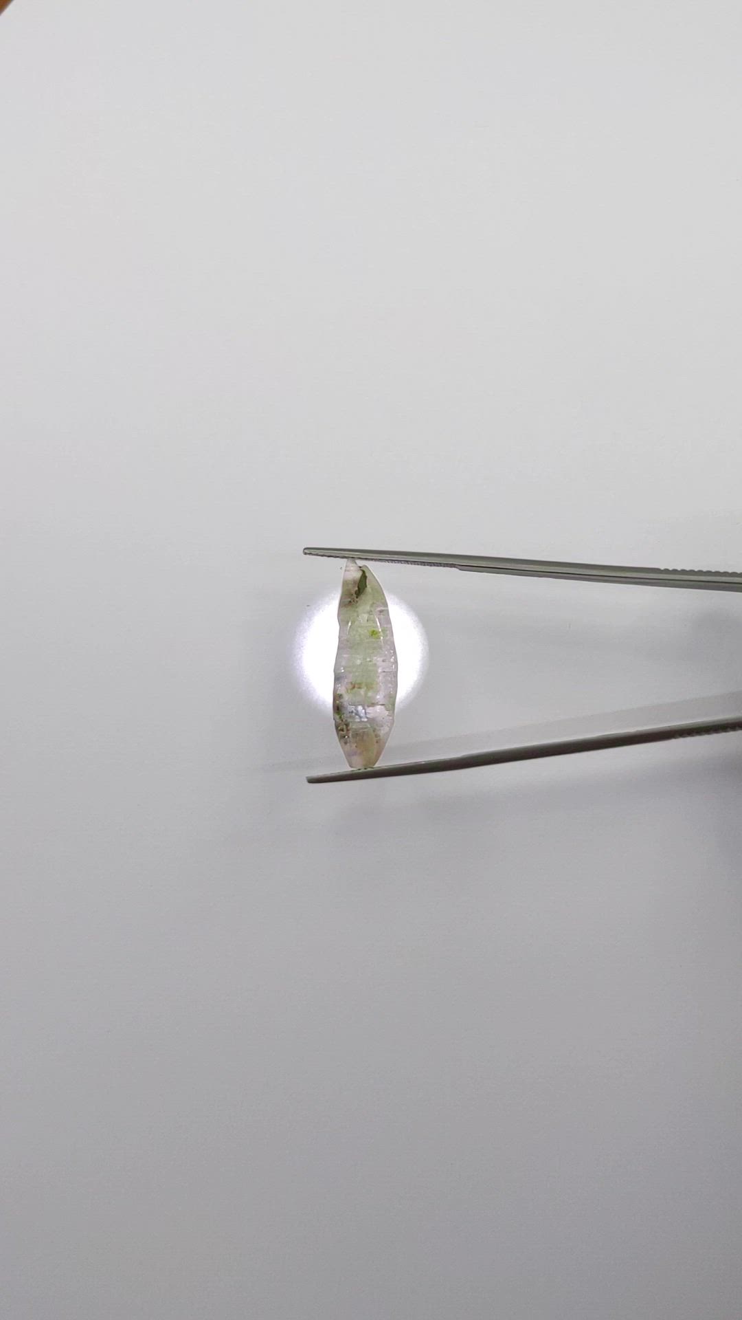 18.03 Ct. Bi Color / Parti Sapphire from Ceylon (Sri Lanka) Size Video