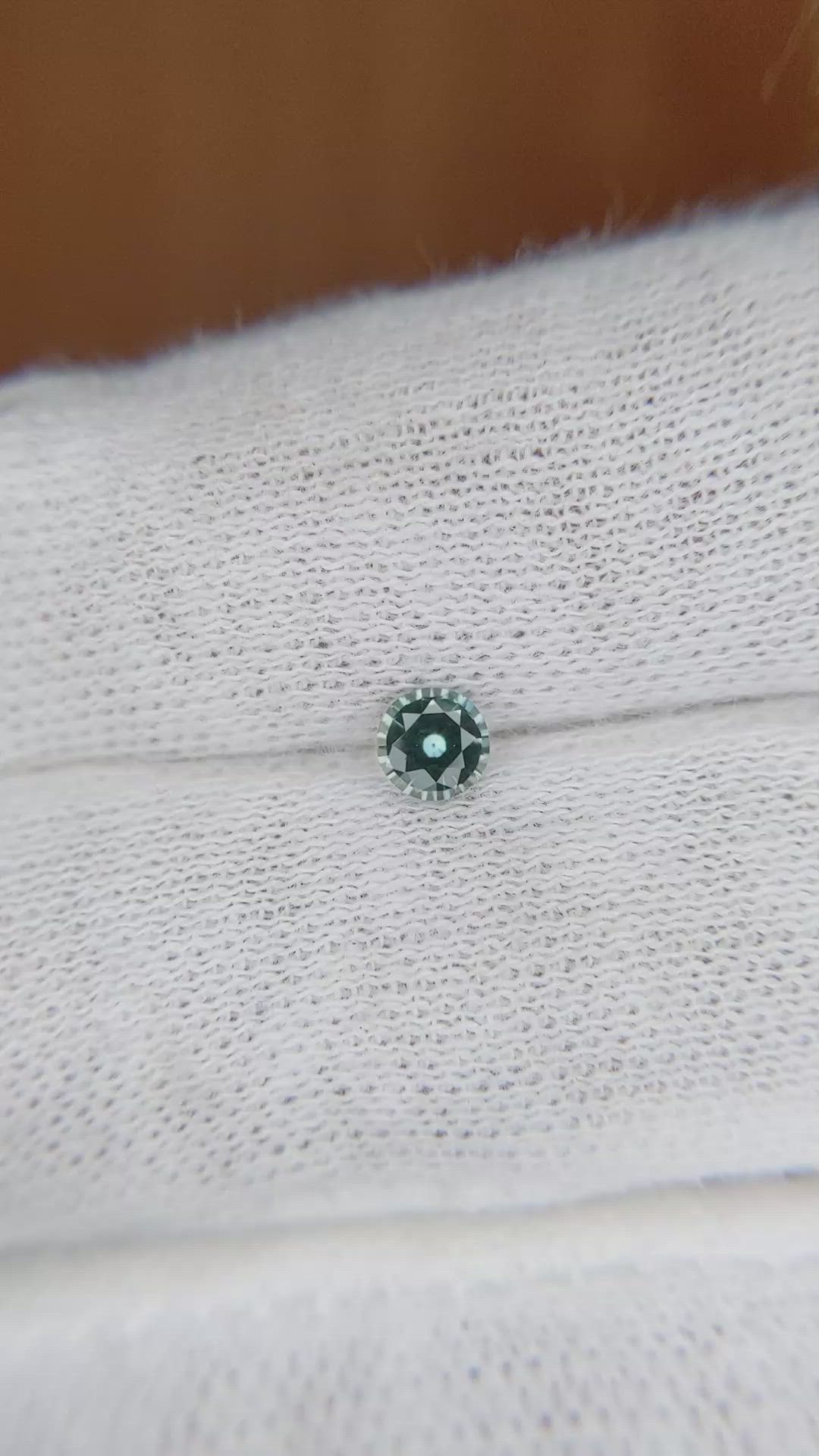 0.30 Ct. Sapphire from Ceylon (Sri Lanka) Size Video