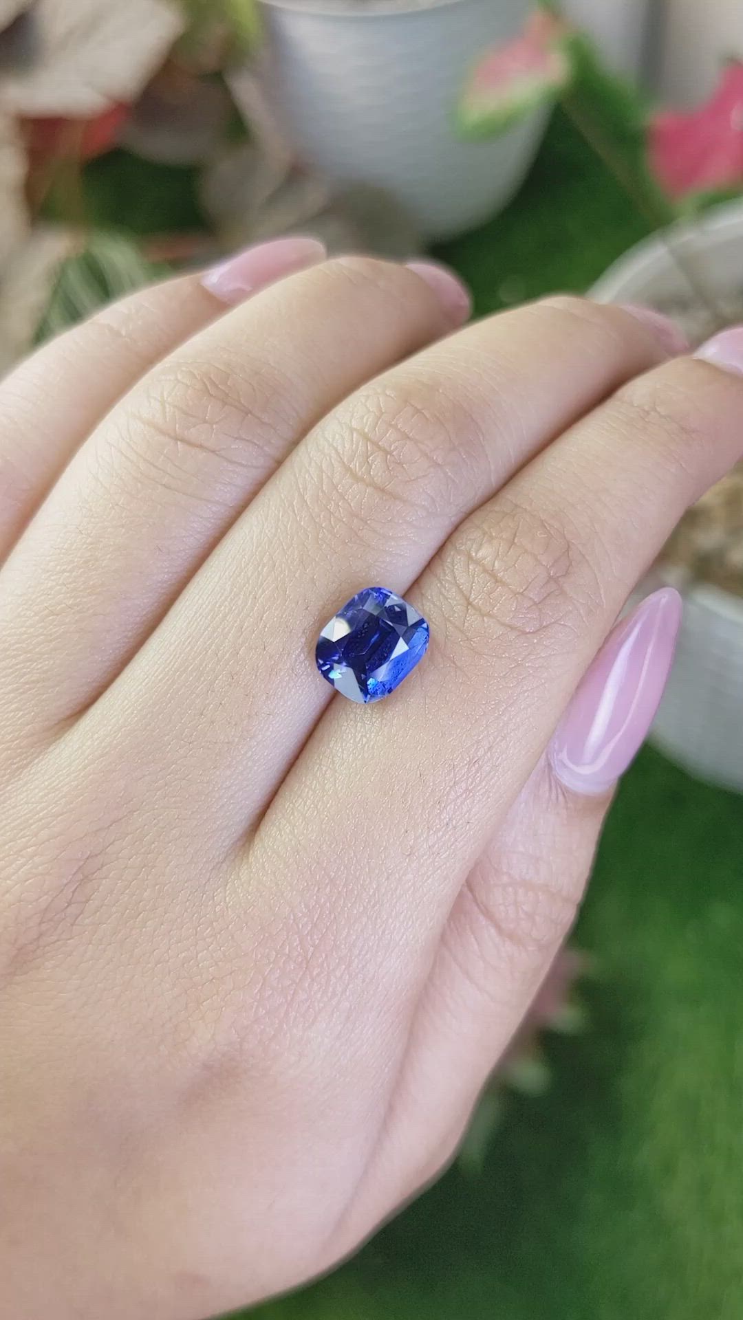 4.31 Ct. Blue Sapphire from Ceylon (Sri Lanka) Size Video