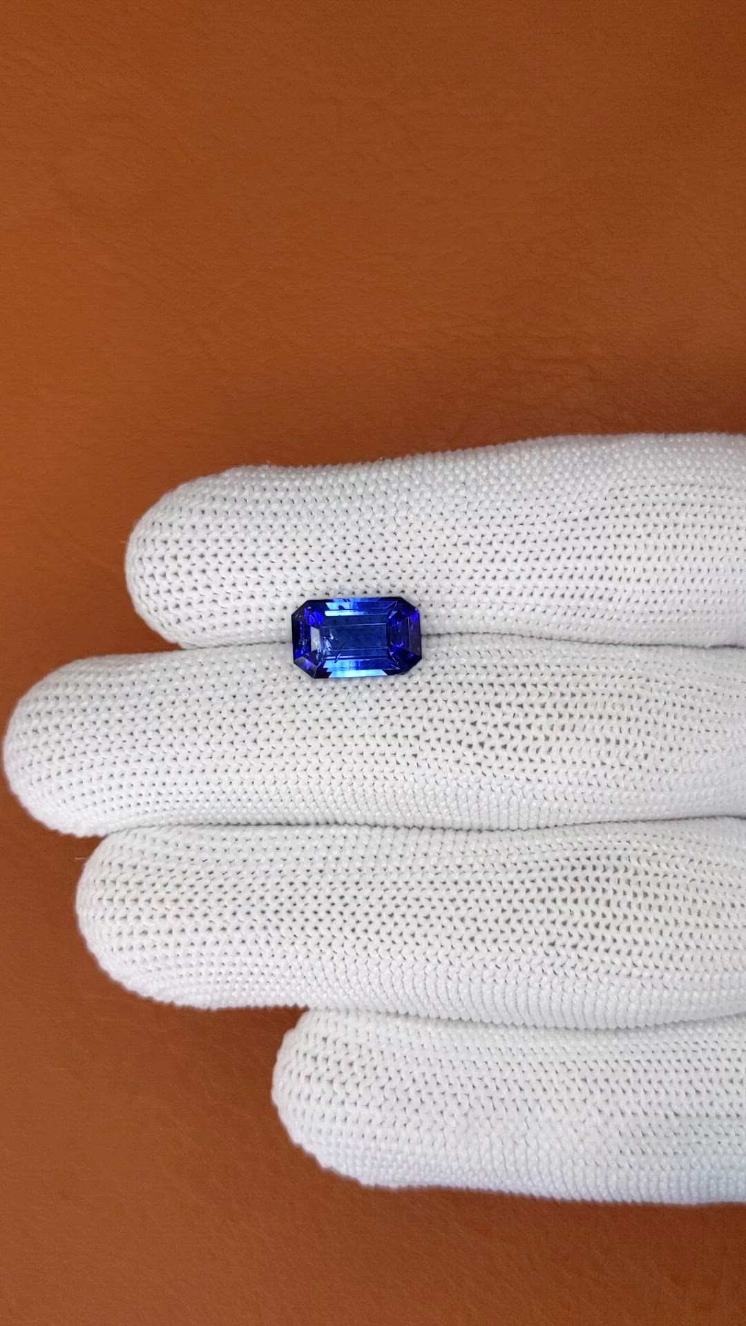 5.00 Ct. Blue Sapphire from Ceylon (Sri Lanka) Size Video
