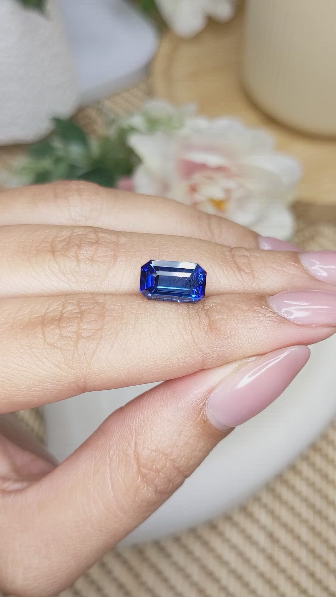 5.00 Ct. Blue Sapphire from Ceylon (Sri Lanka) Size Video