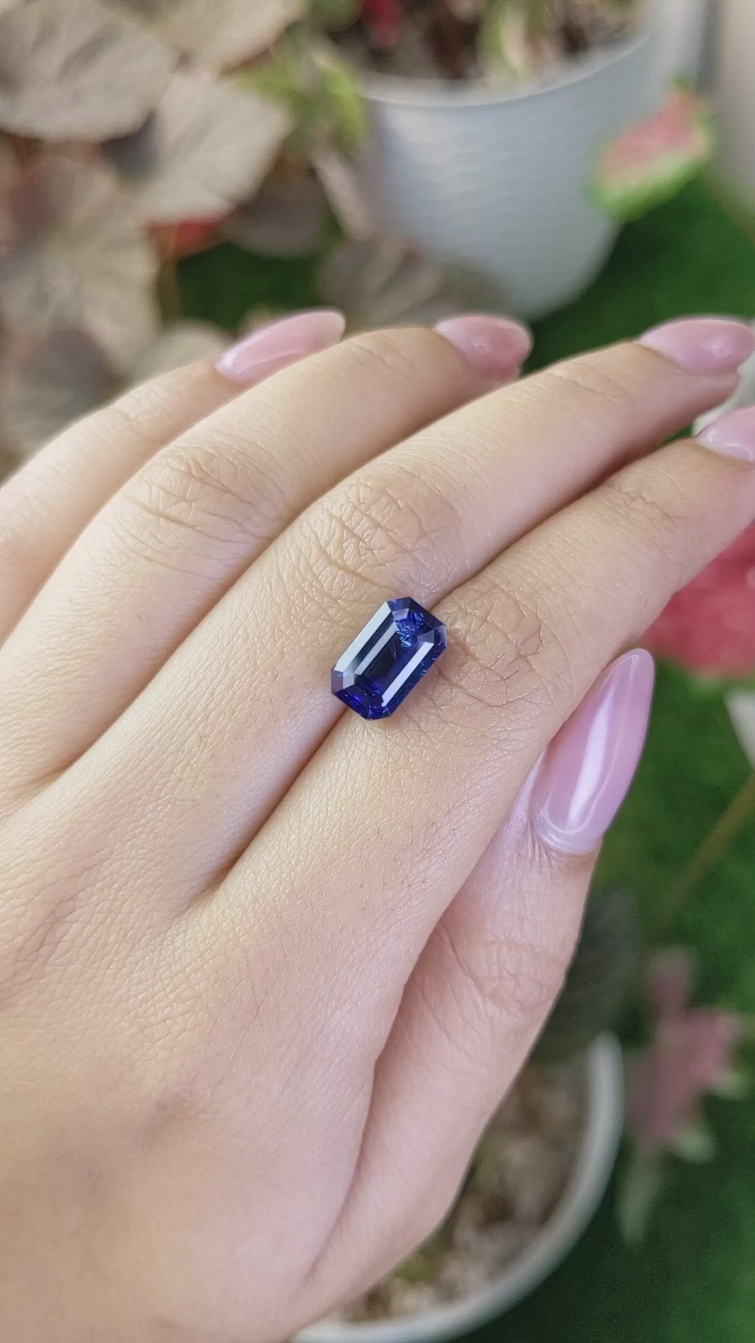 5.00 Ct. Blue Sapphire from Ceylon (Sri Lanka) Size Video