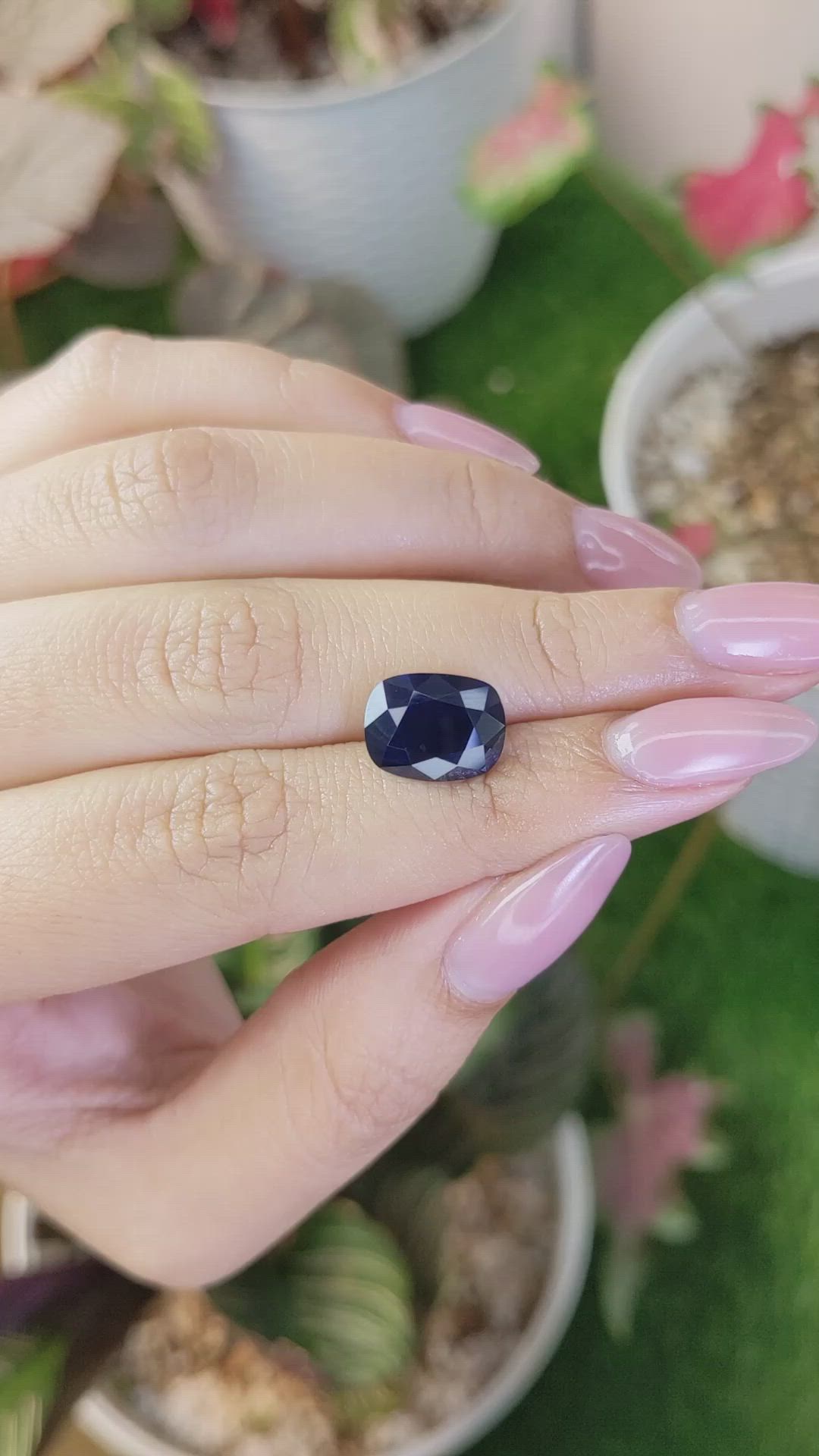 5.60 Ct. Blue Sapphire from Ceylon (Sri Lanka) Size Video