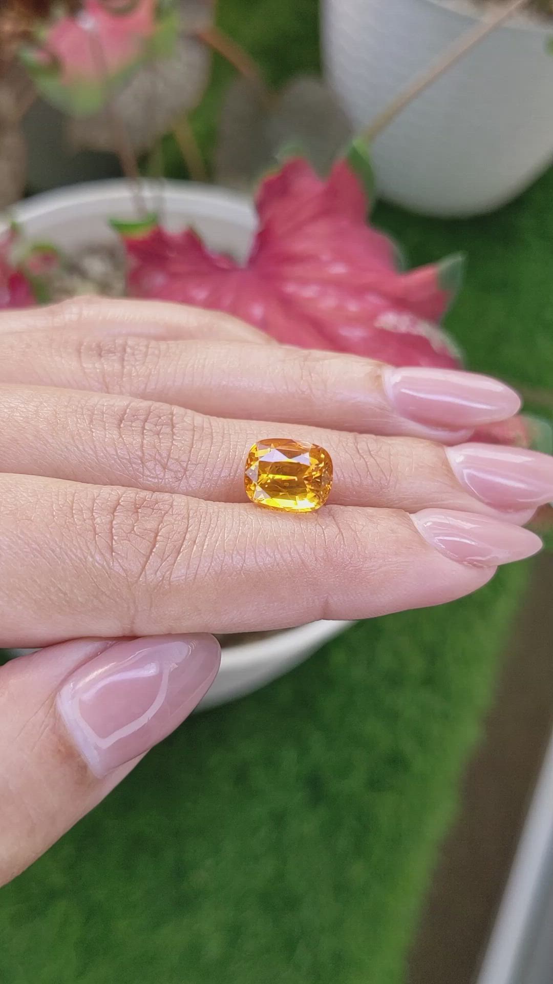 5.12 Ct. Yellowish Orange Sapphire from Ceylon (Sri Lanka) Size Video