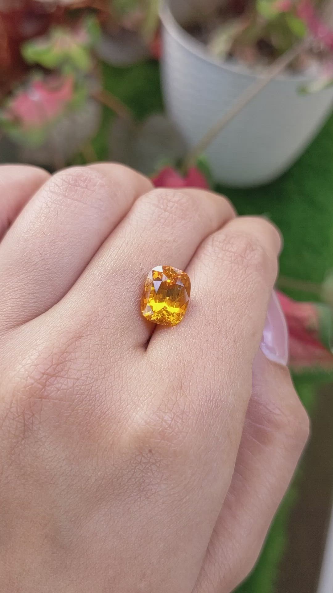 5.12 Ct. Yellowish Orange Sapphire from Ceylon (Sri Lanka) Size Video