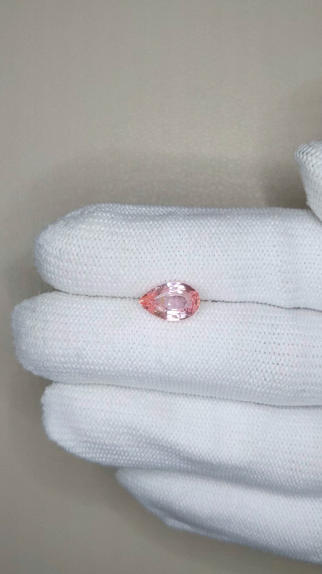 2.59 Ct. Padparadscha Sapphire from Ceylon (Sri Lanka) Size Video