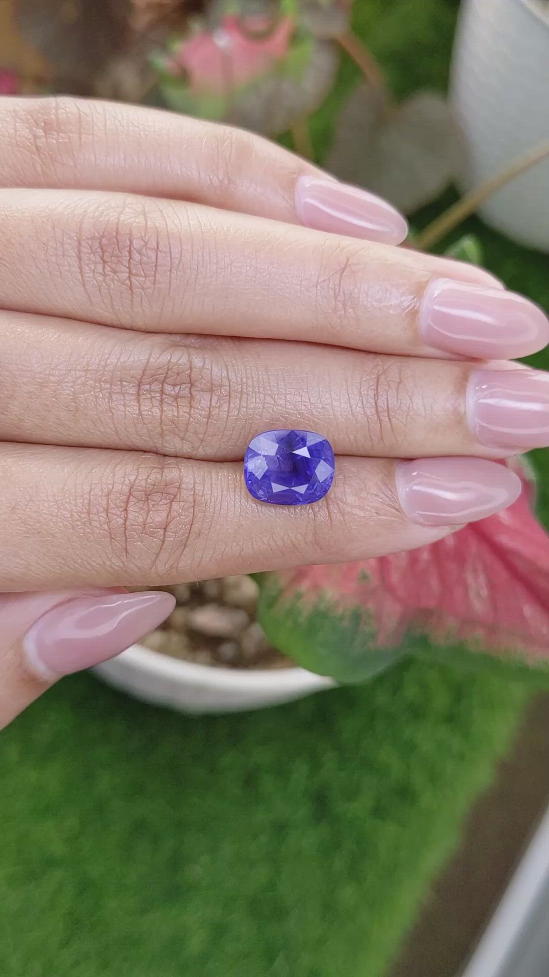 6.88 Ct. Violet Sapphire from Ceylon (Sri Lanka) Size Video