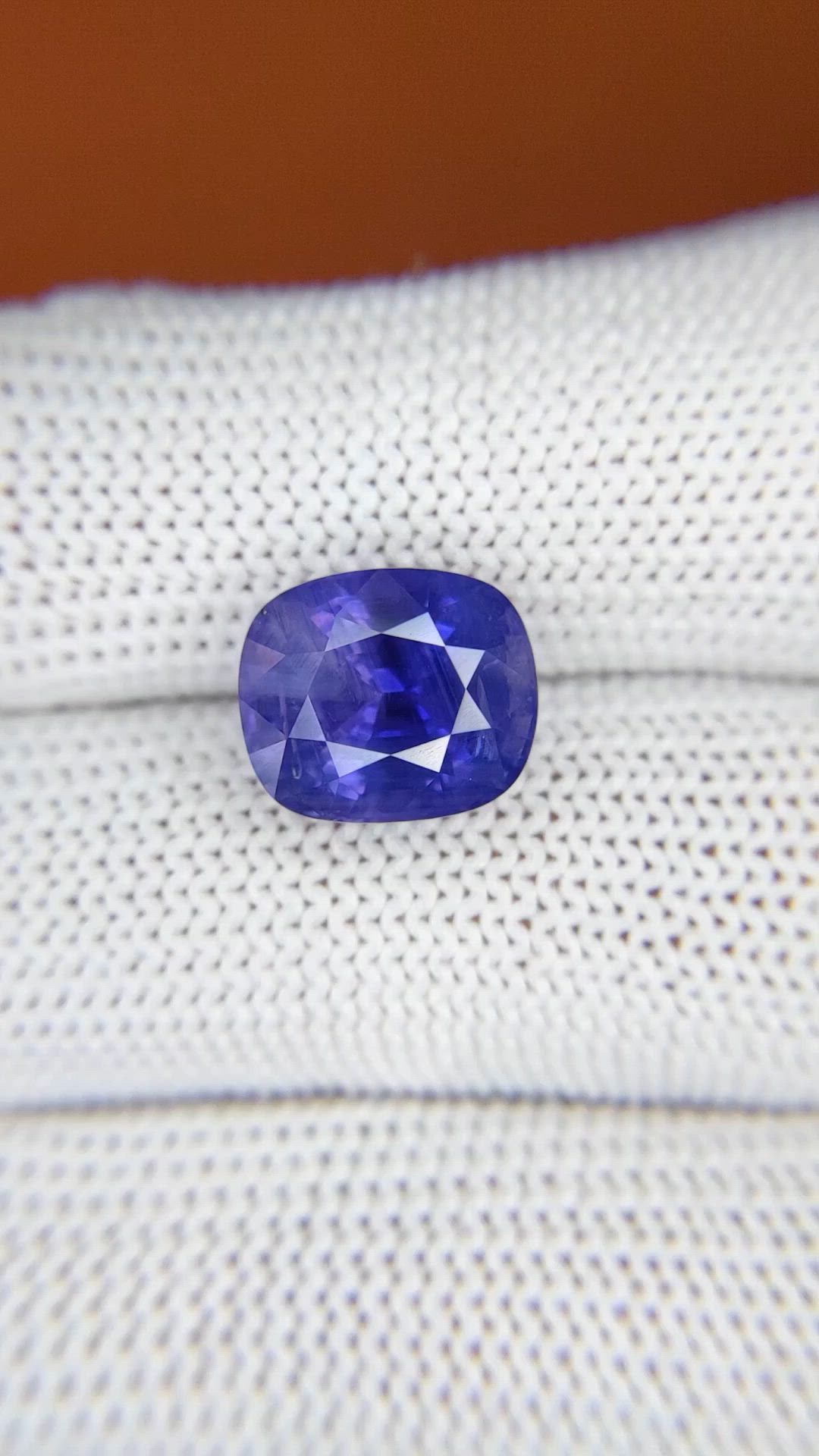 6.88 Ct. Violet Sapphire from Ceylon (Sri Lanka) Size Video