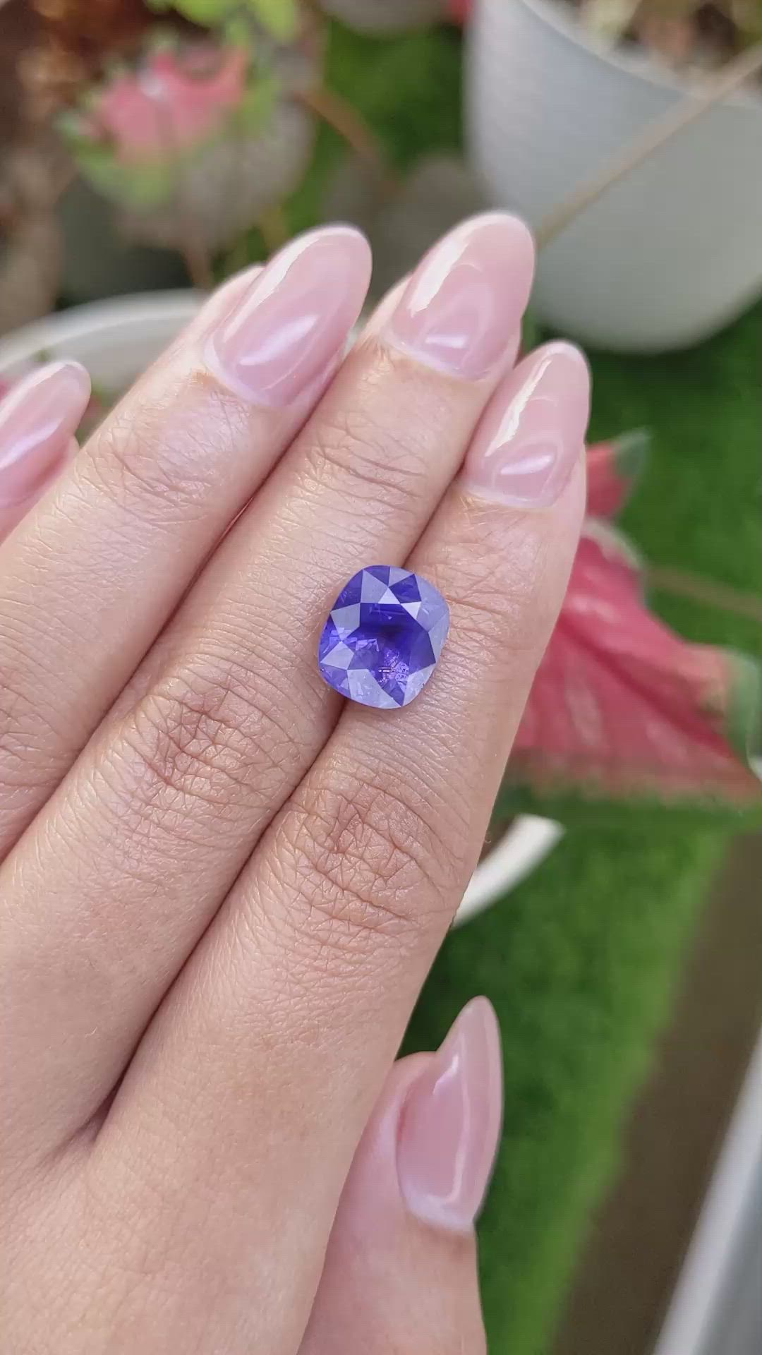 6.88 Ct. Violet Sapphire from Ceylon (Sri Lanka) Size Video