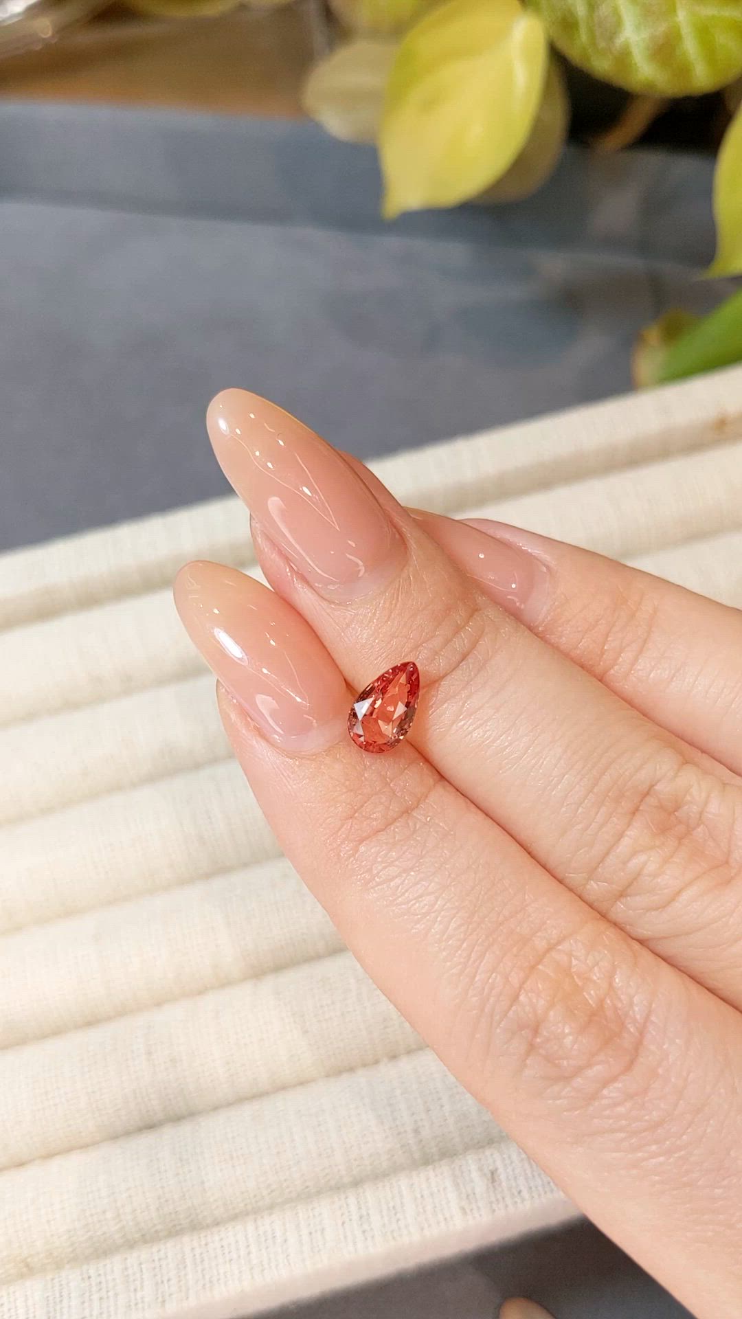 1.34 Ct. Padparadscha Sapphire from Ceylon (Sri Lanka) Size Video
