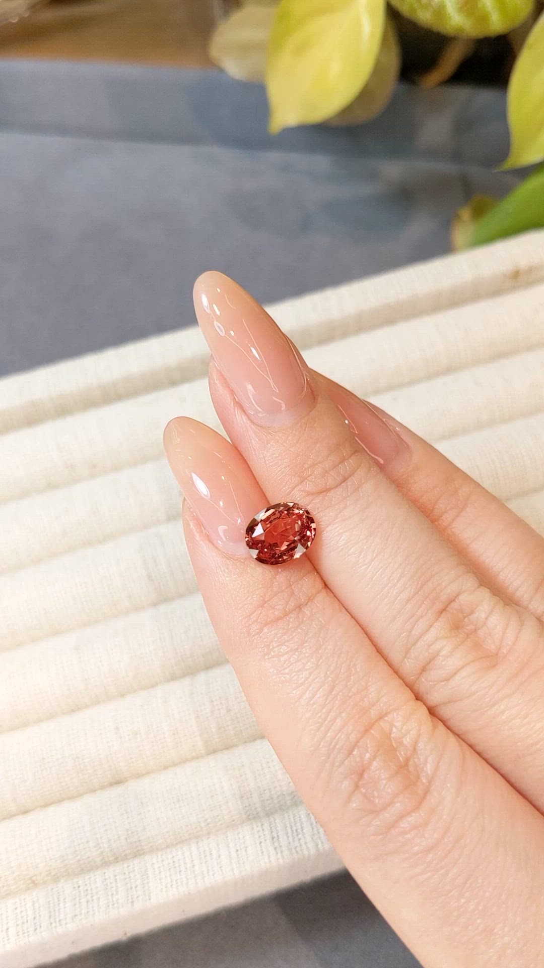 2.20 Ct. Padparadscha Sapphire from Ceylon (Sri Lanka) Size Video