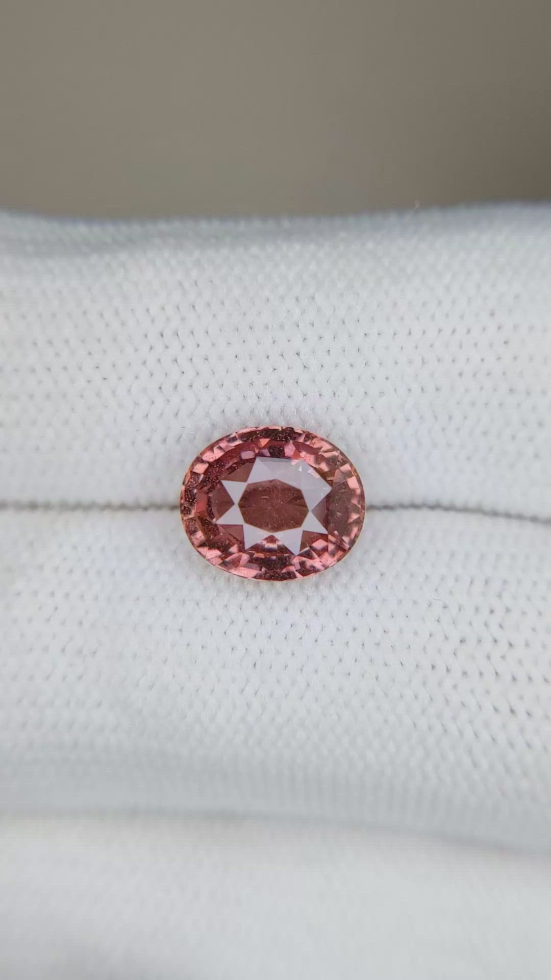3.78 Ct. Padparadscha Sapphire from Ceylon (Sri Lanka) Size Video