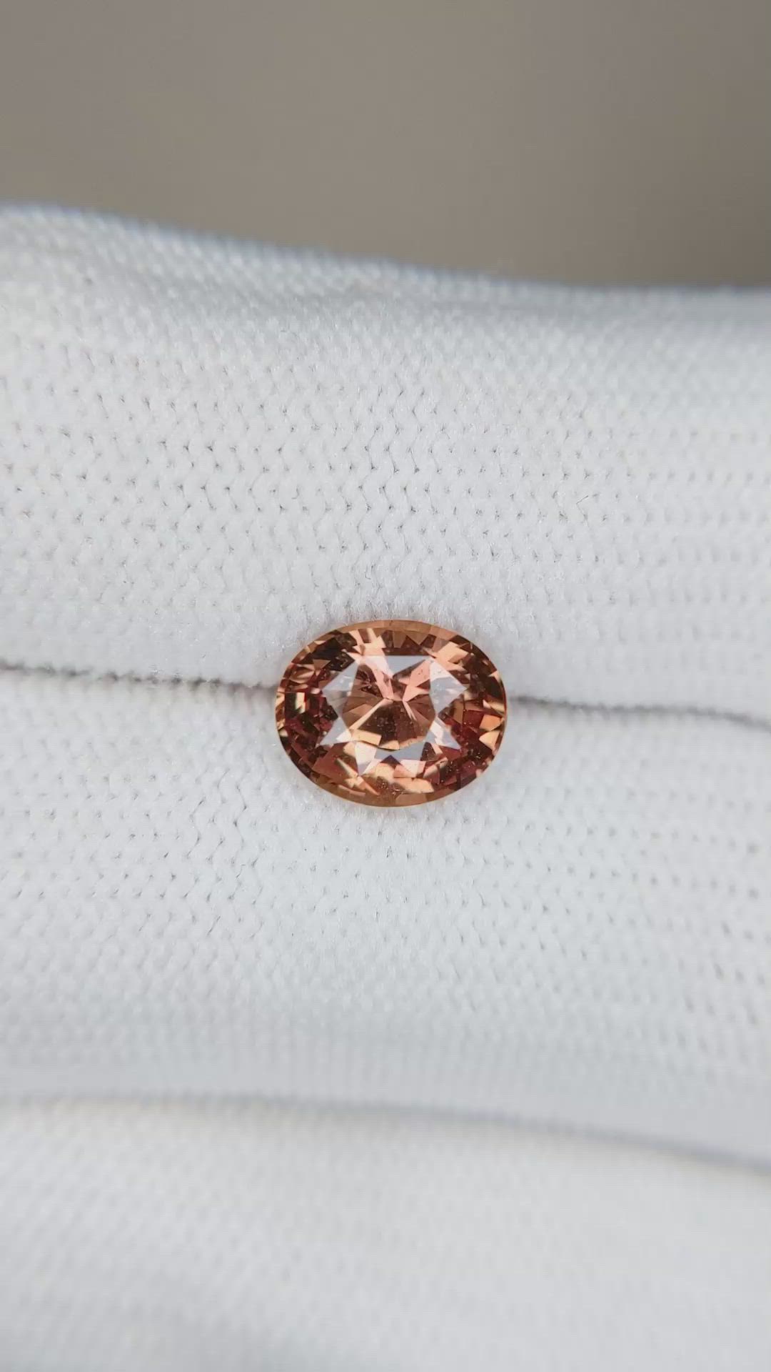 2.30 Ct. Padparadscha Sapphire from Ceylon (Sri Lanka) Size Video
