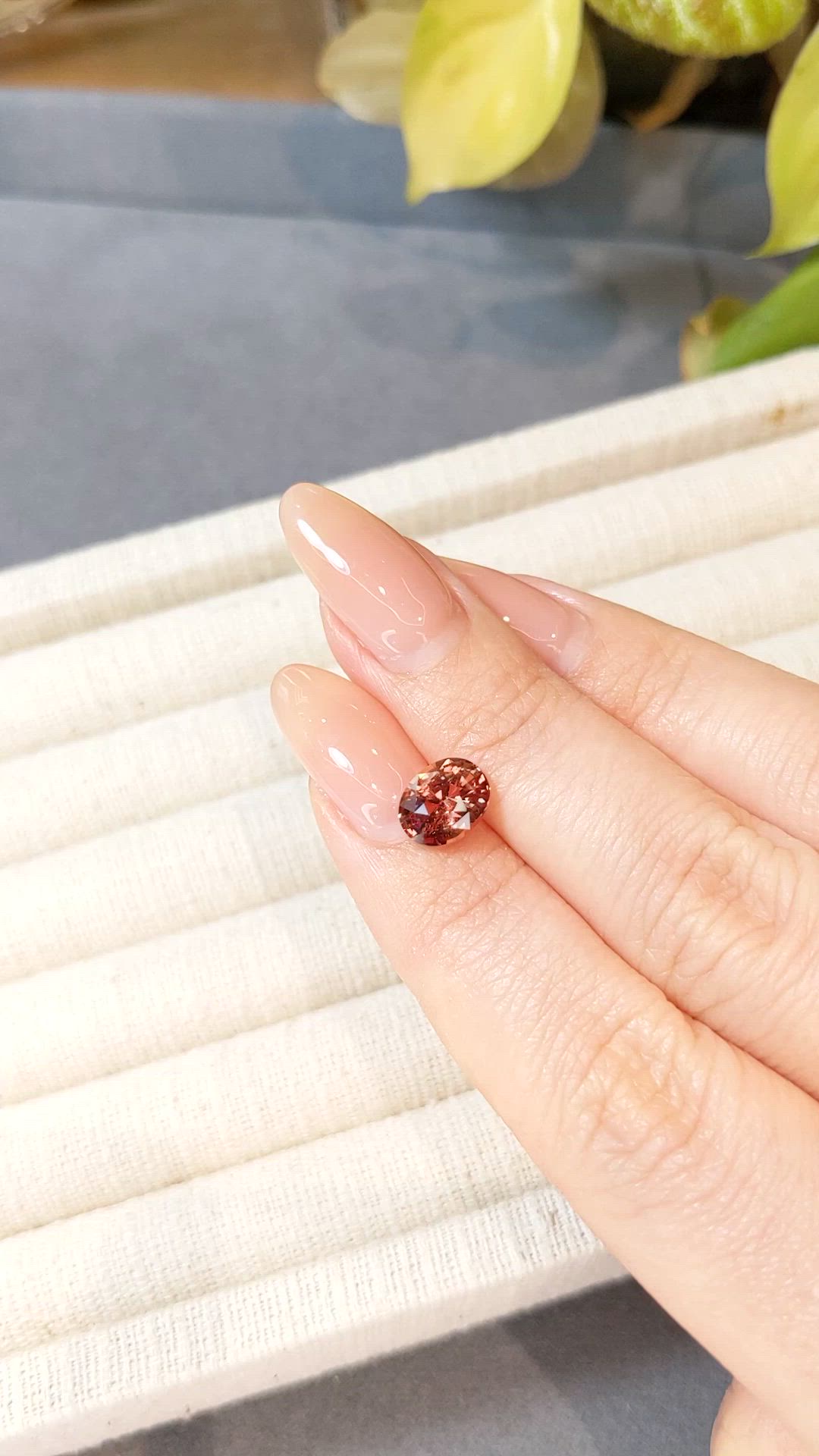2.30 Ct. Padparadscha Sapphire from Ceylon (Sri Lanka) Size Video