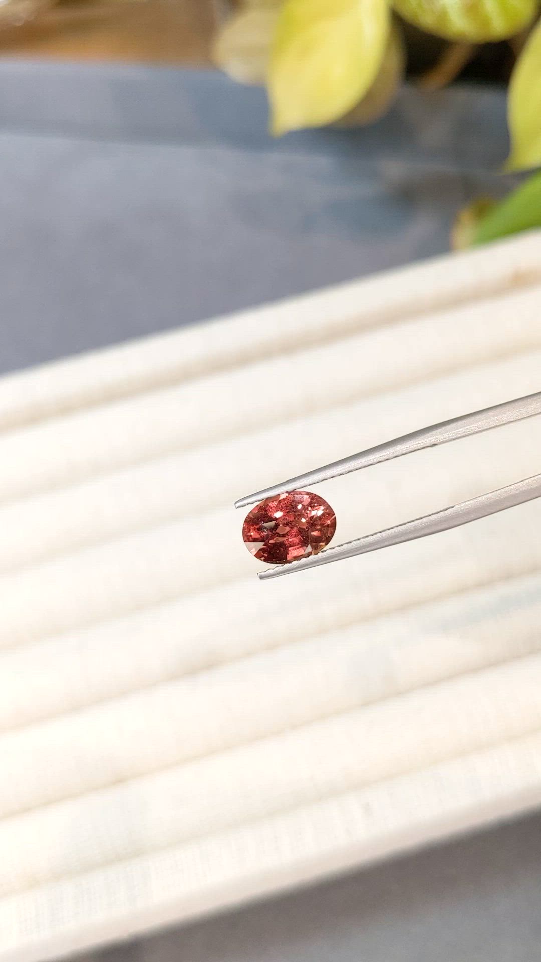 2.53 Ct. Padparadscha Sapphire from Ceylon (Sri Lanka) Size Video