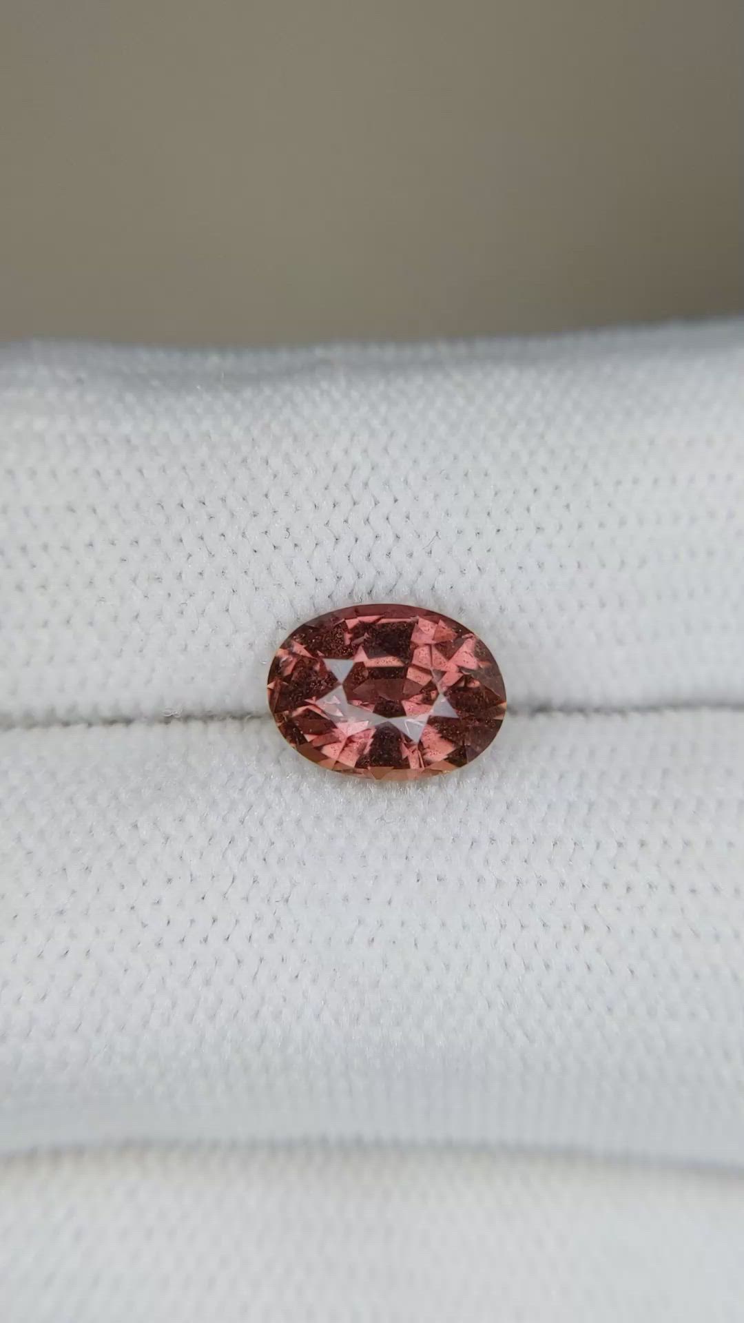 2.53 Ct. Padparadscha Sapphire from Ceylon (Sri Lanka) Size Video
