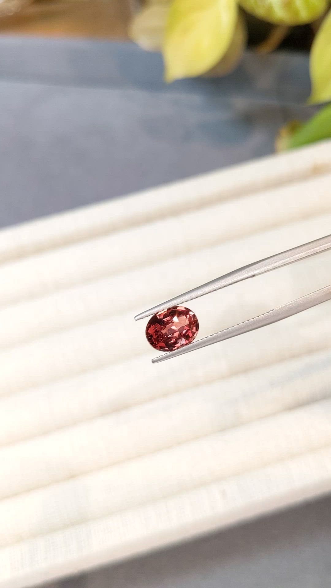 2.36 Ct. Padparadscha Sapphire from Ceylon (Sri Lanka) Size Video