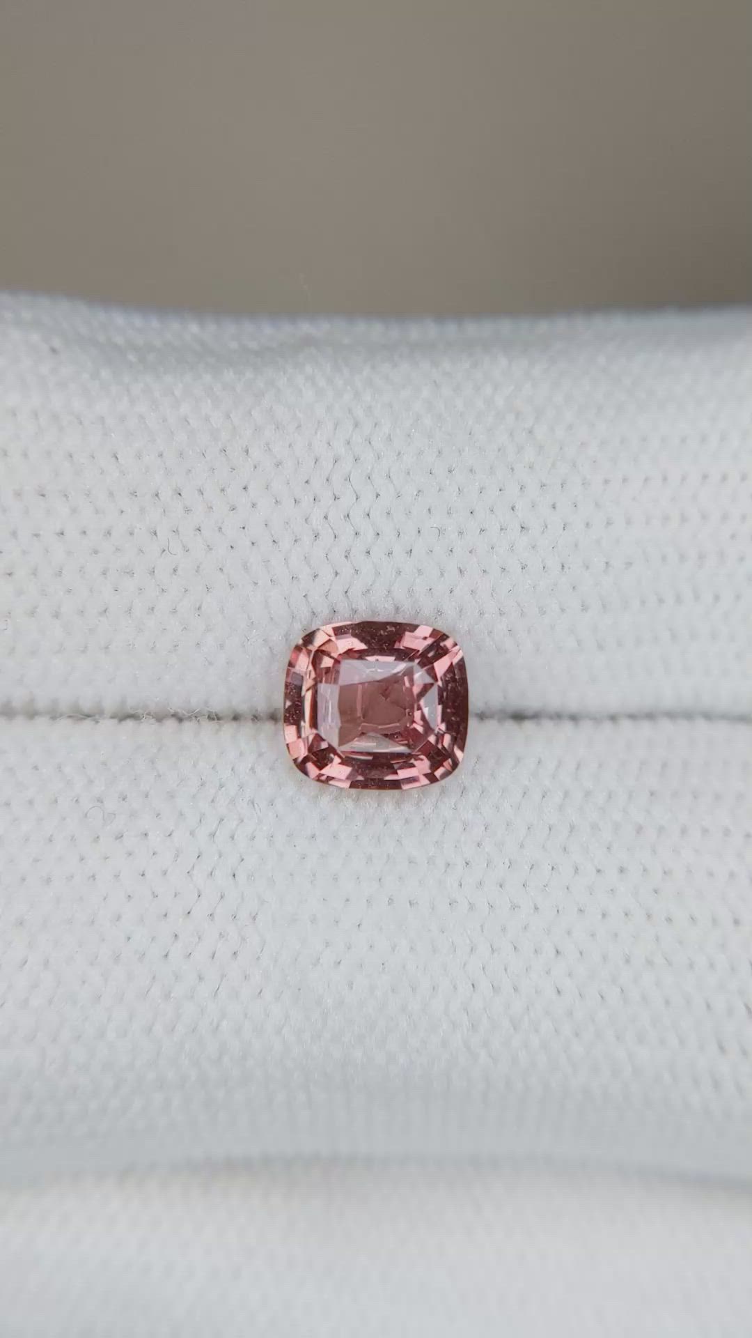 1.49 Ct. Padparadscha Sapphire from Ceylon (Sri Lanka) Size Video
