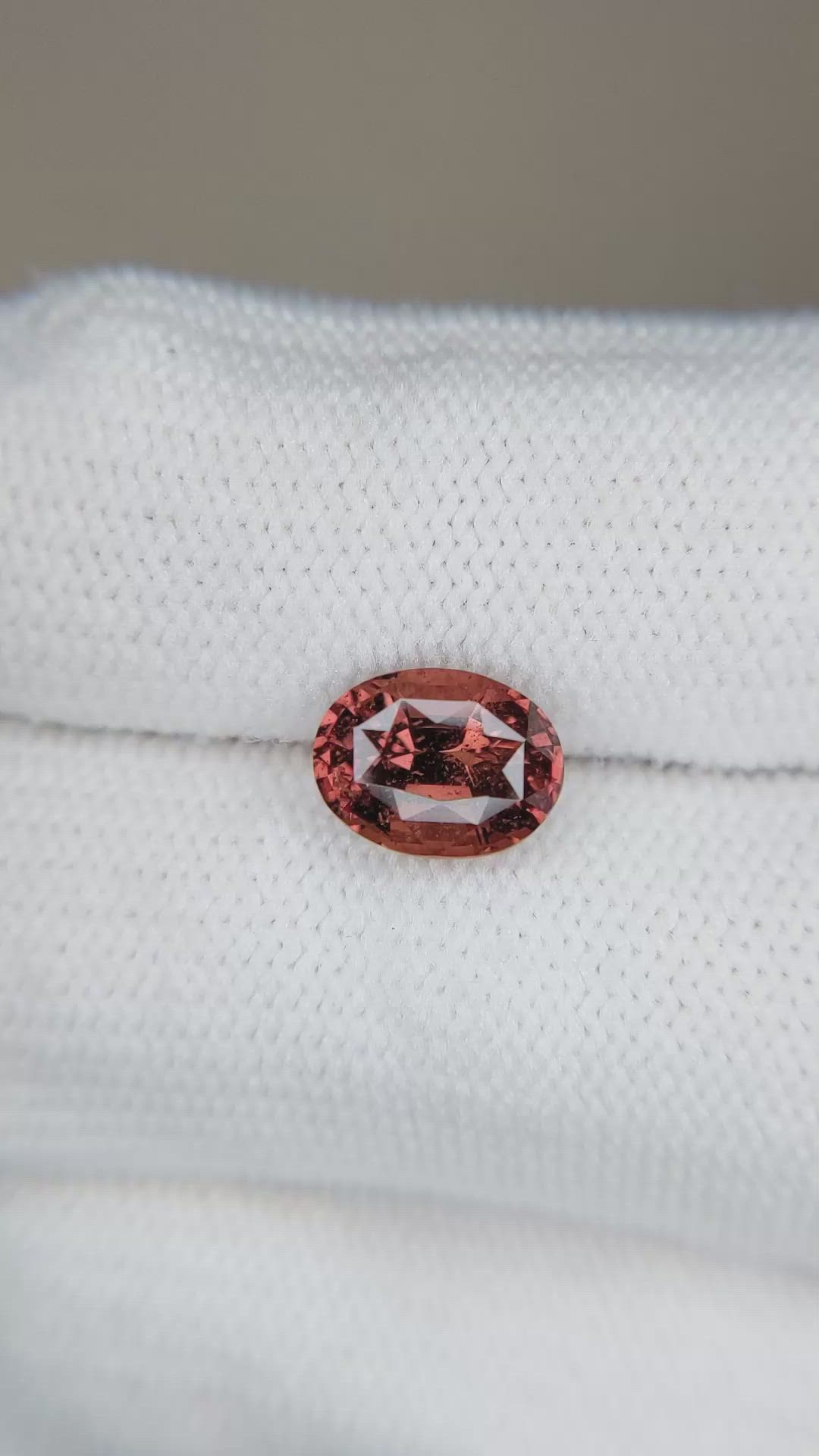 2.66 Ct. Reddish Orange Sapphire from Ceylon (Sri Lanka) Size Video