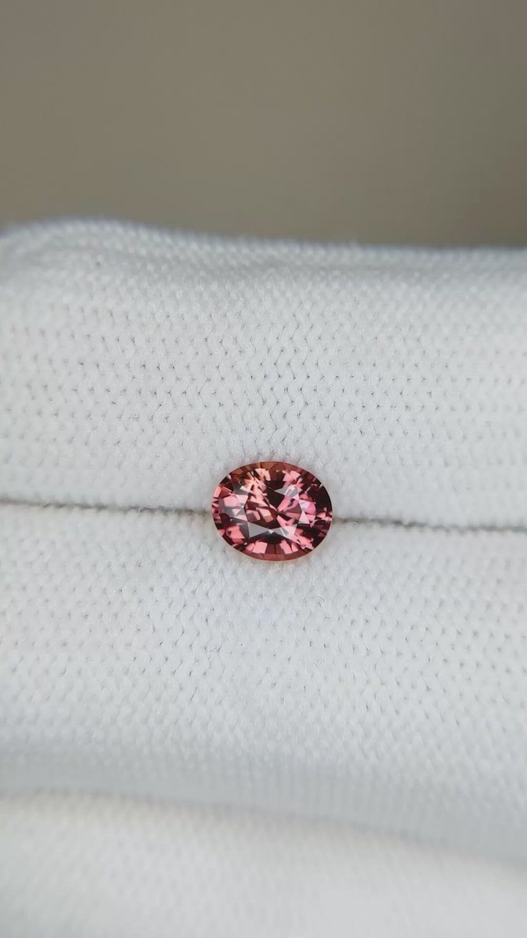 1.02 Ct. Reddish Pink Sapphire from Ceylon (Sri Lanka) Size Video