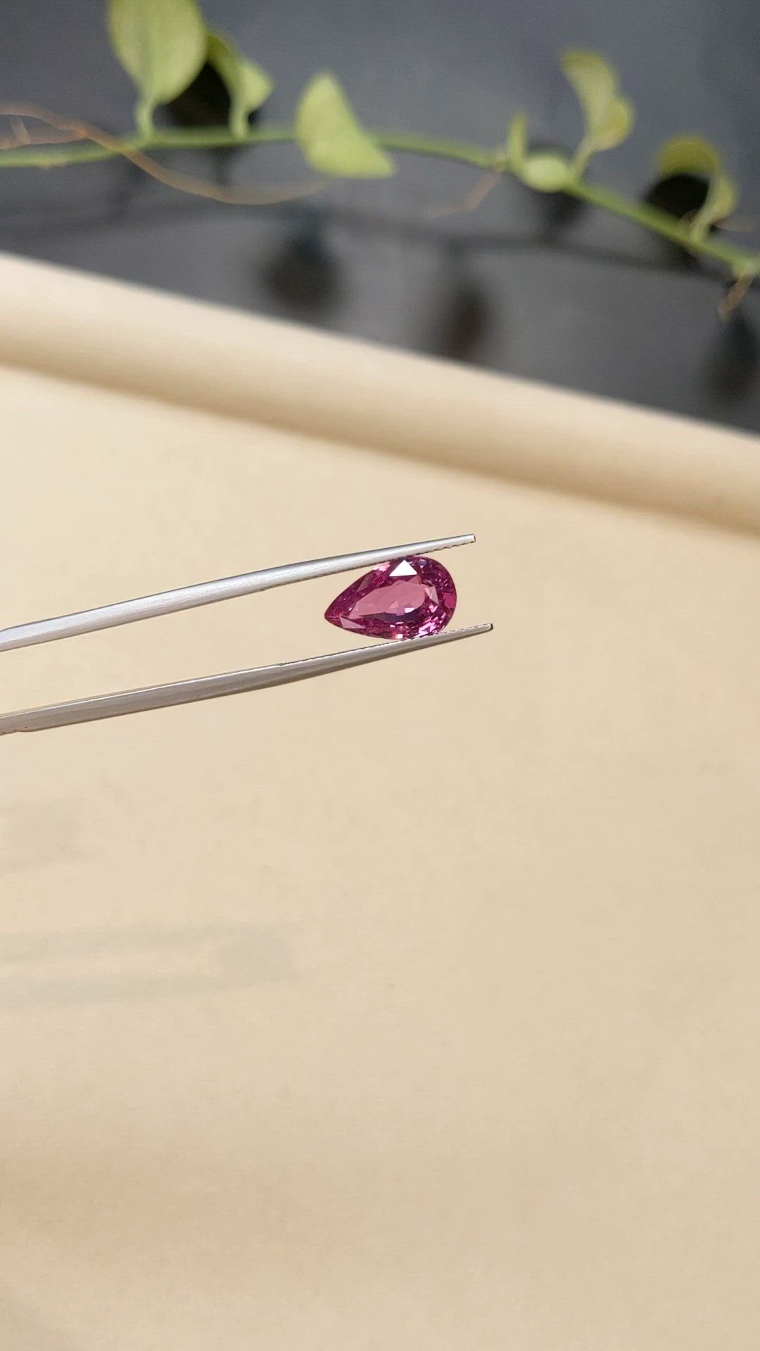 4.00 Ct. Pinkish Purple Sapphire from Ceylon (Sri Lanka) Size Video