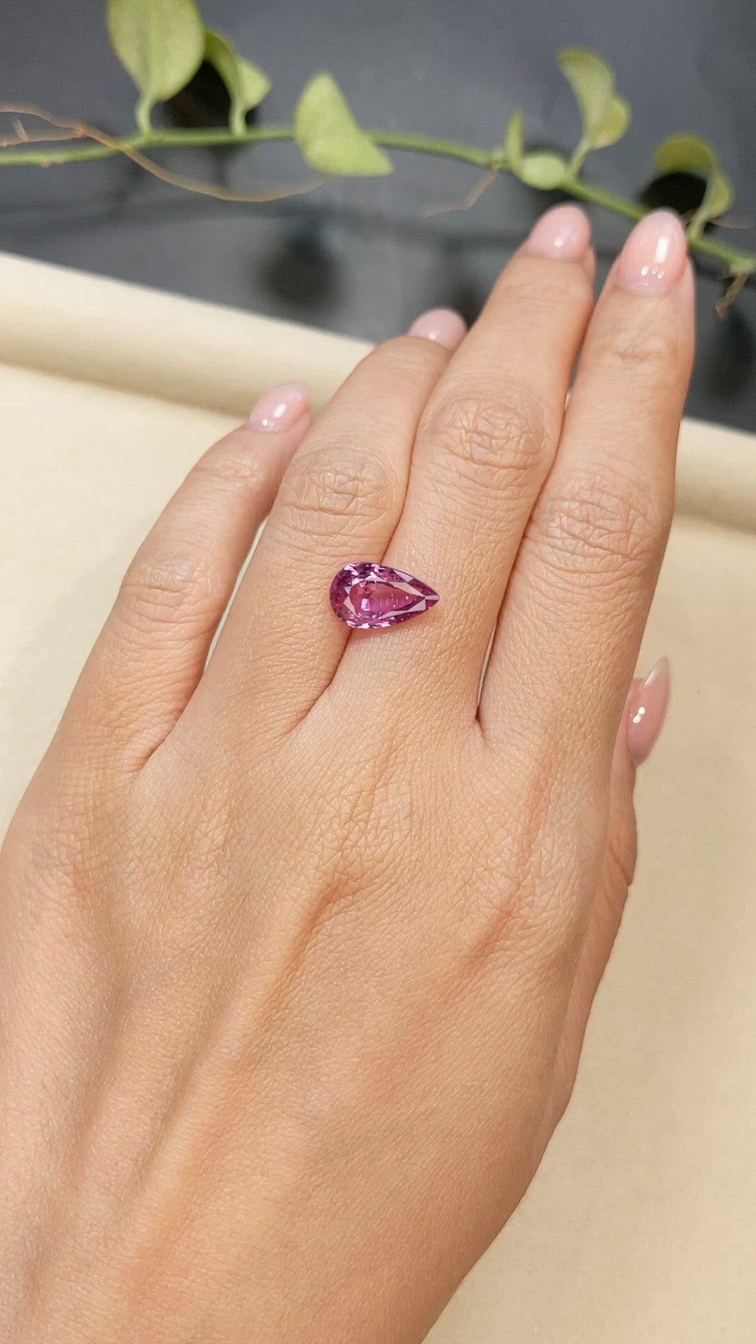 4.00 Ct. Pinkish Purple Sapphire from Ceylon (Sri Lanka) Size Video