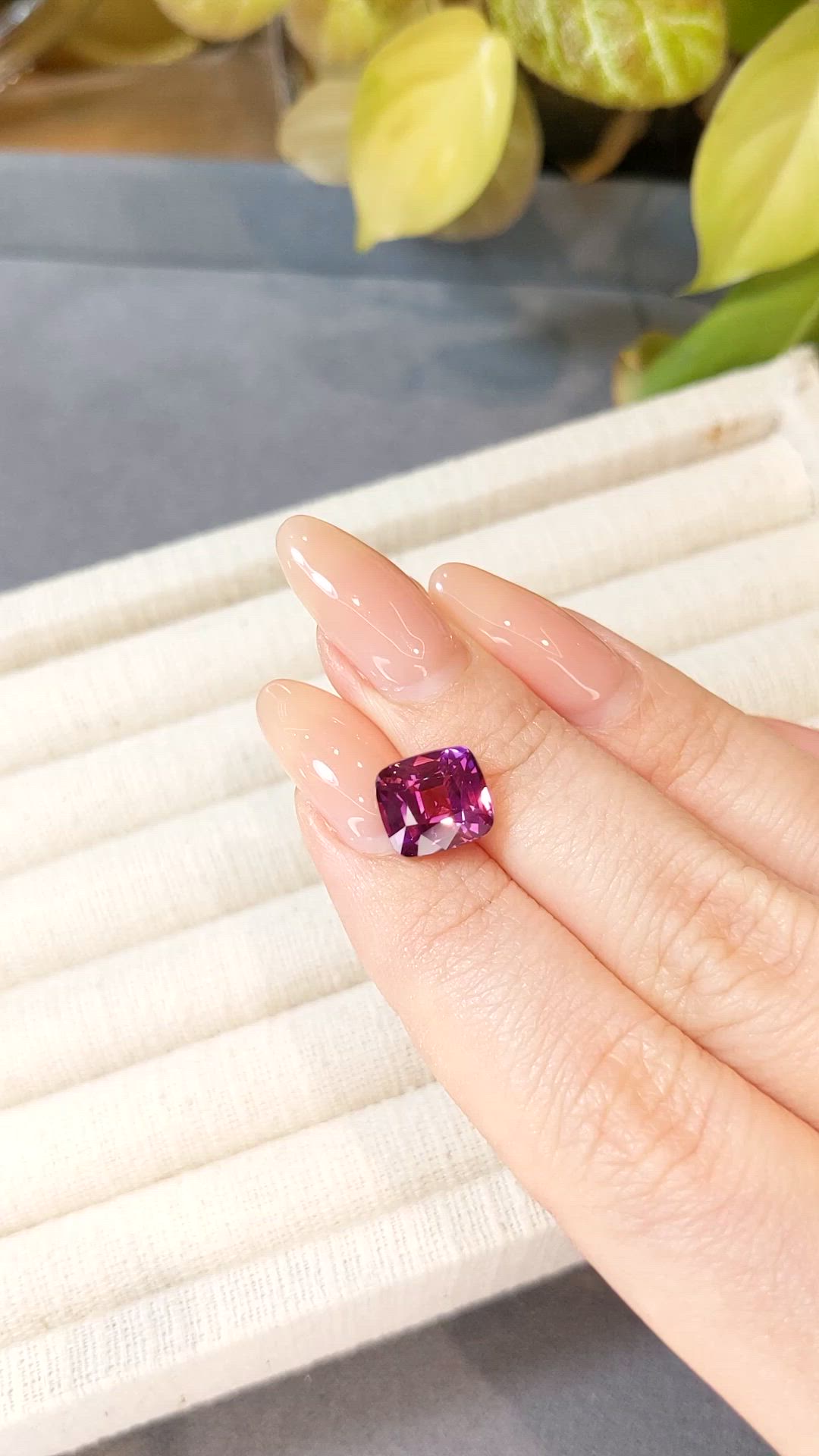 5.04 Ct. Purplish Pink Sapphire from Ceylon (Sri Lanka) Size Video