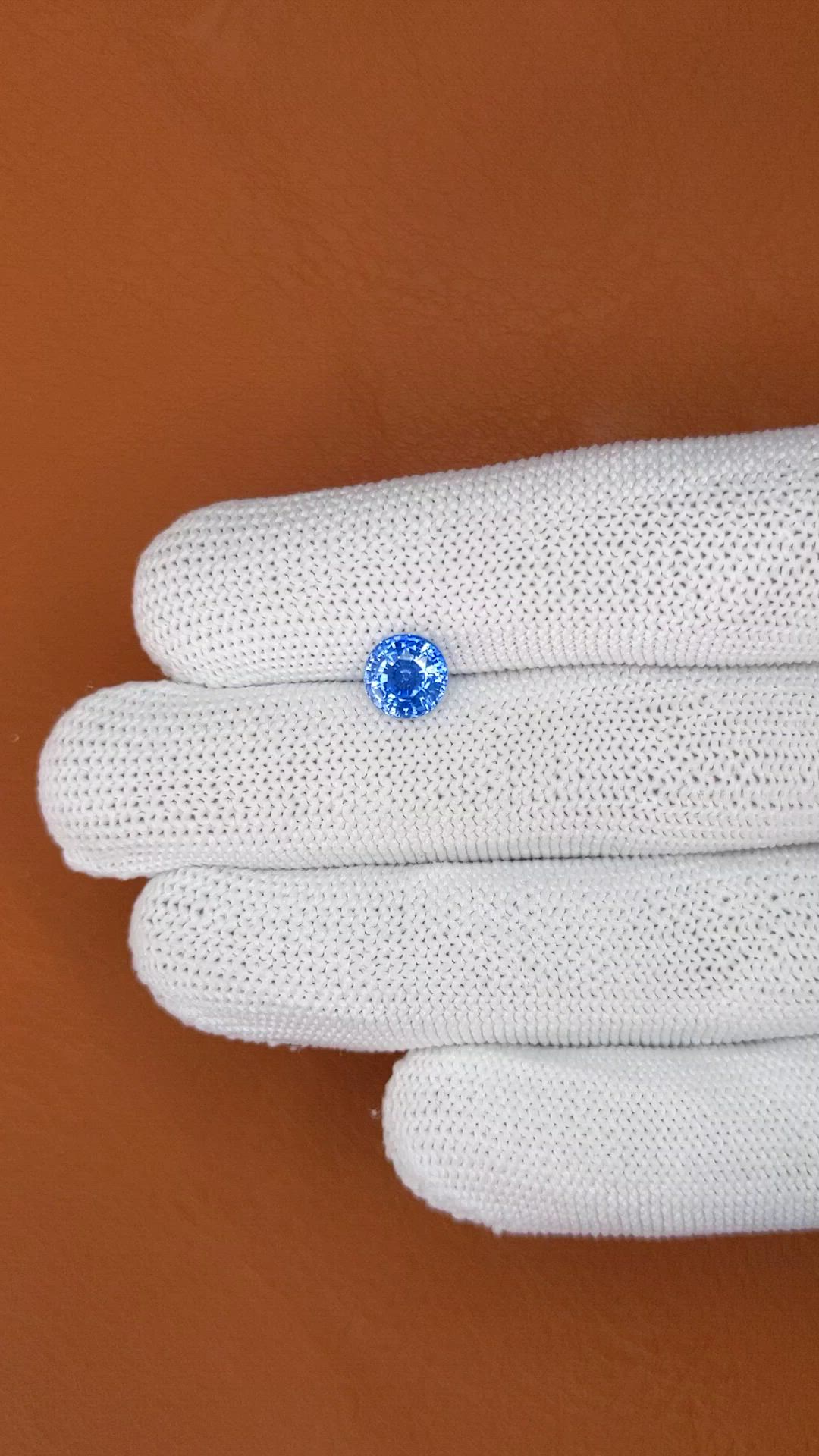 1.70 Ct. Blue Sapphire from Ceylon (Sri Lanka) Size Video